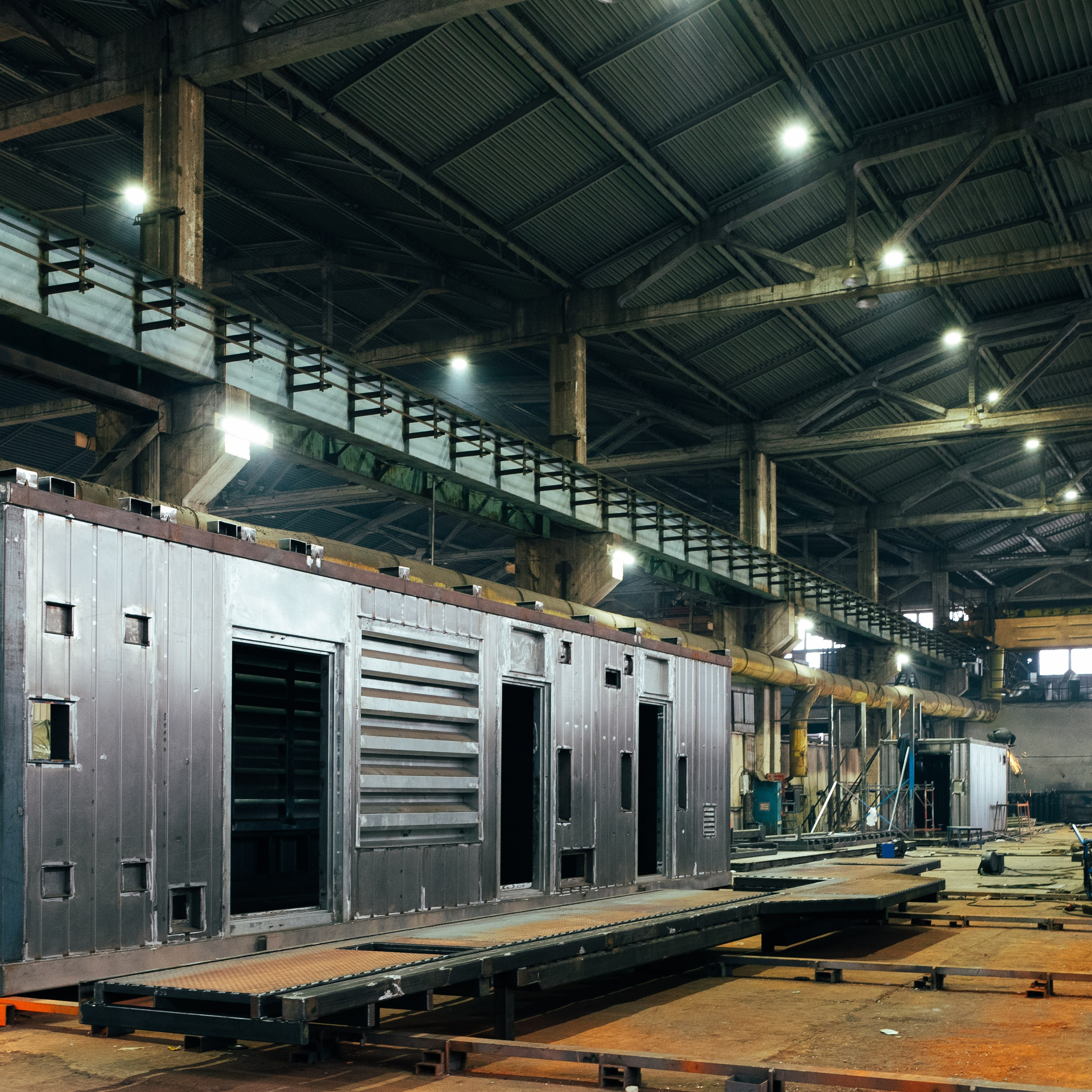 Рабочие цеха компании ПВК. Коммерческий Фотограф Виктор Фоменых