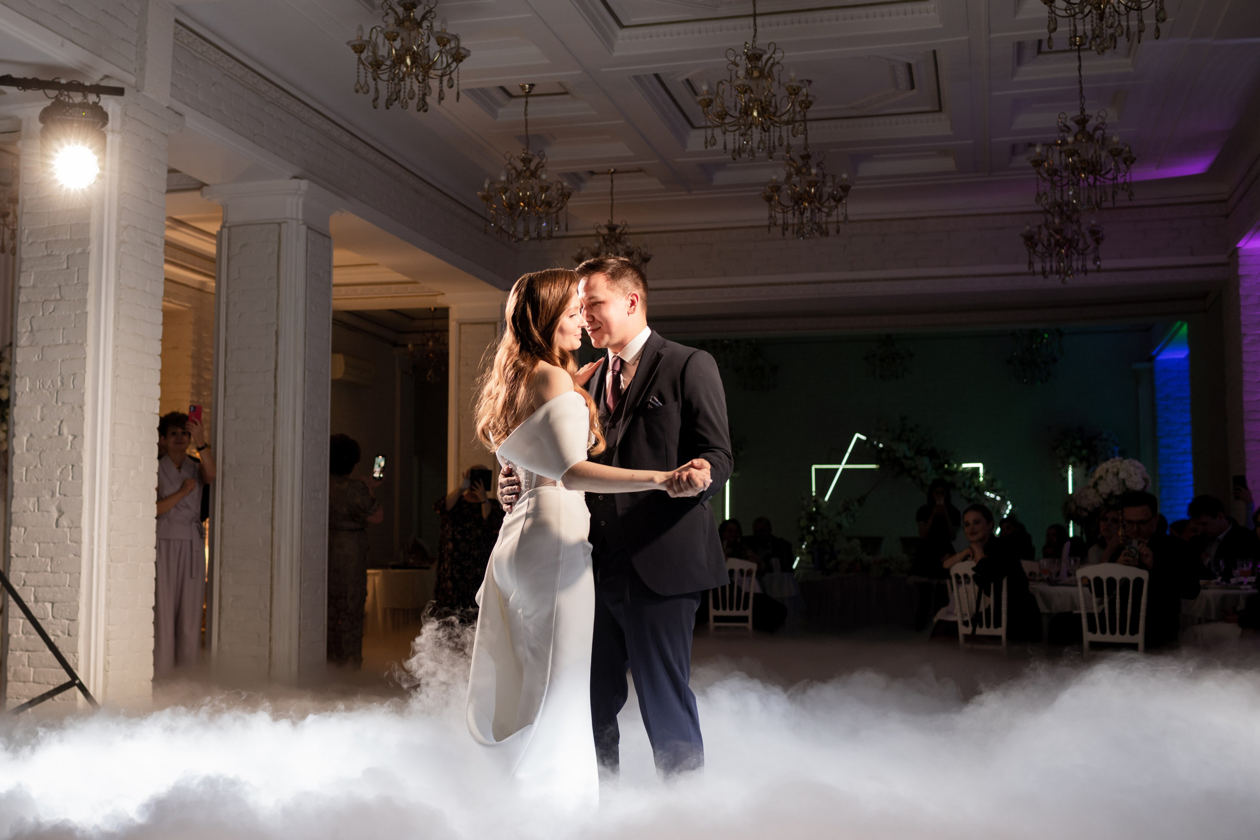 Свадьба в Петербурге в сентябре. Свадебный фотограф Кирилл Белый