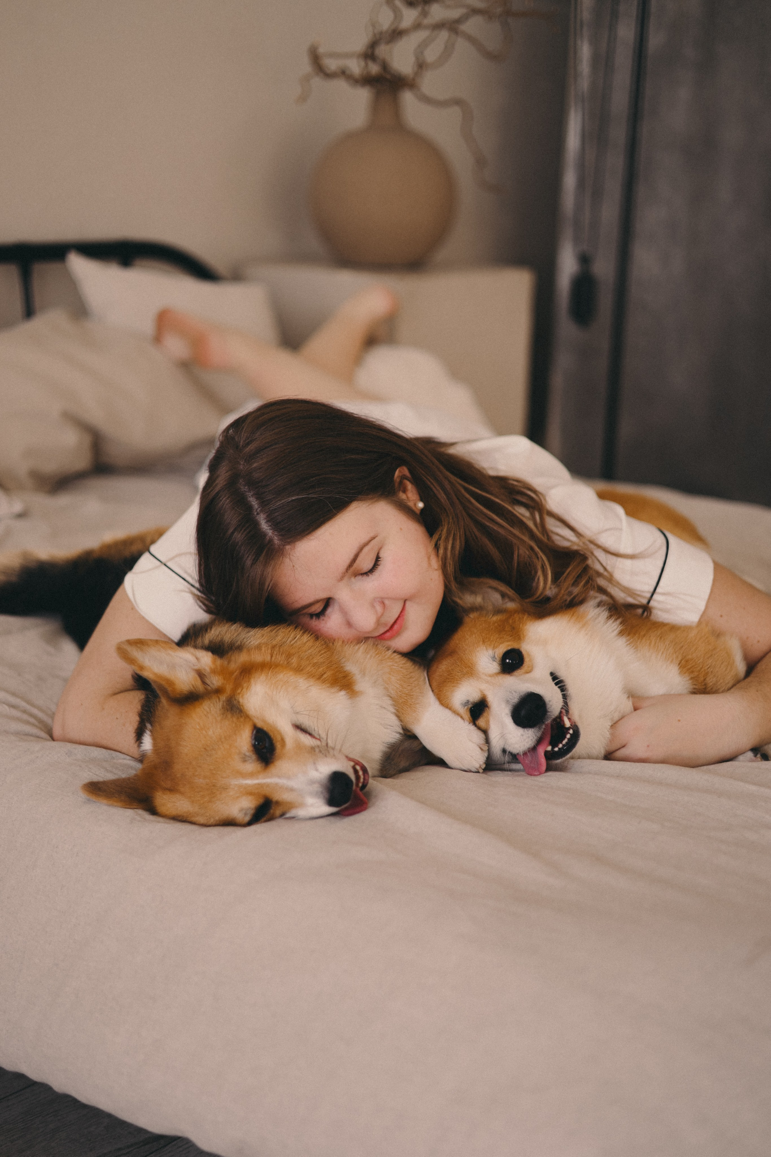 Виктория и Корги. Фотограф Мария Лаенко
