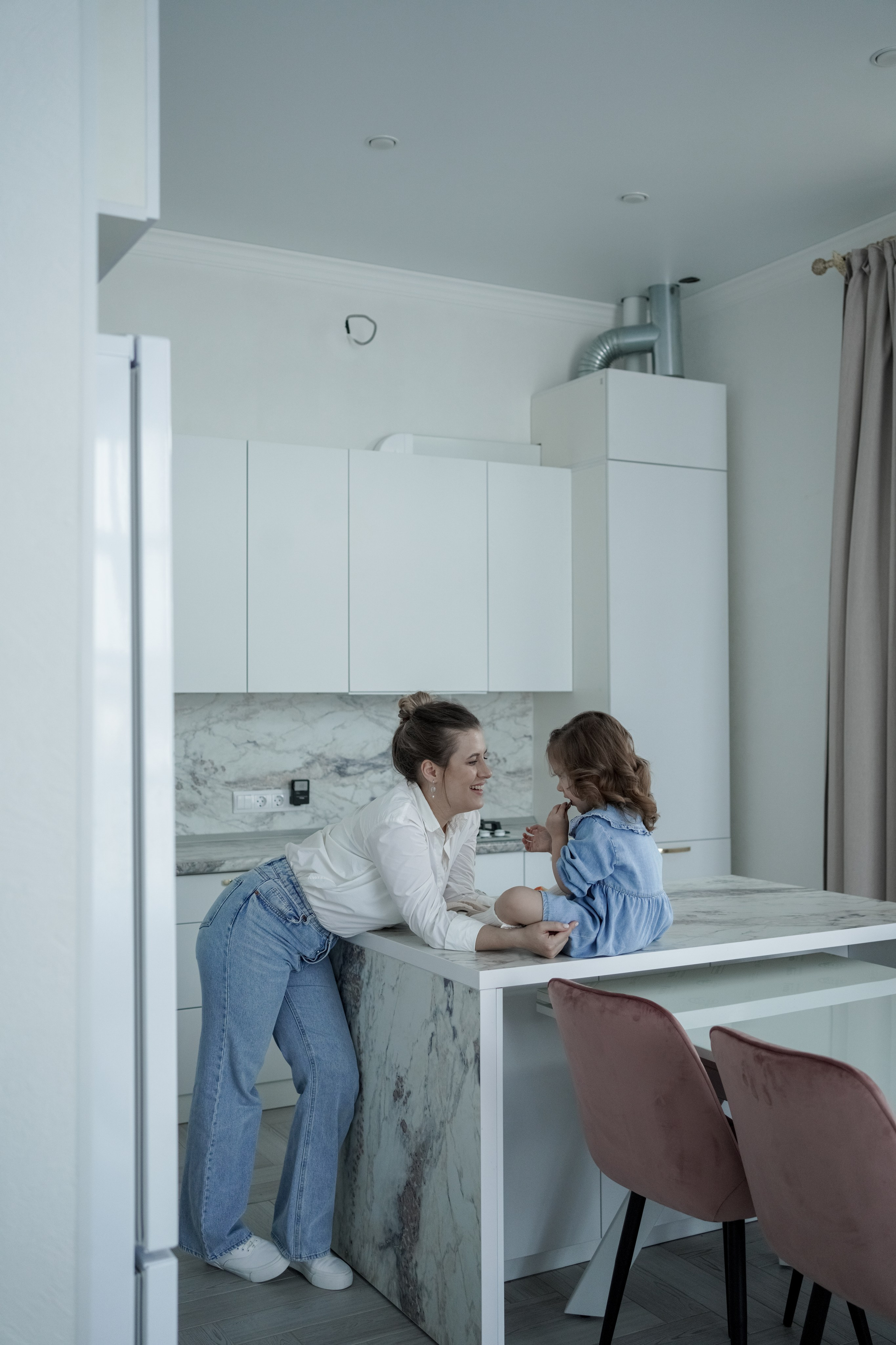 Дома с дочкой. Свадебный и семейный фотограф Афанасьева Анна в Кисловодске