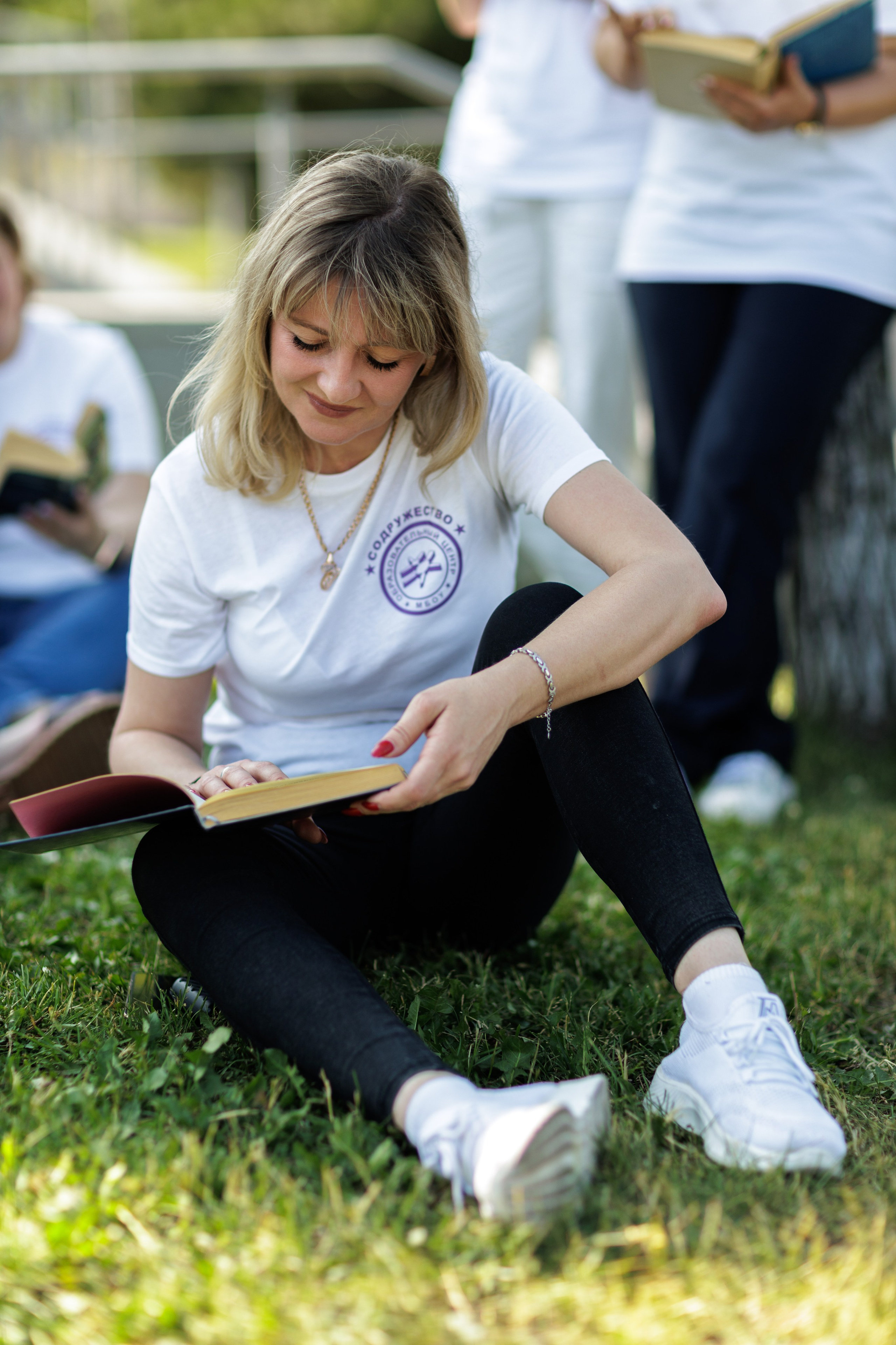 Репортажные фото съёмки клипа от родителей выпускникам. Свадебный фотограф в Воронеже Александр Работкин