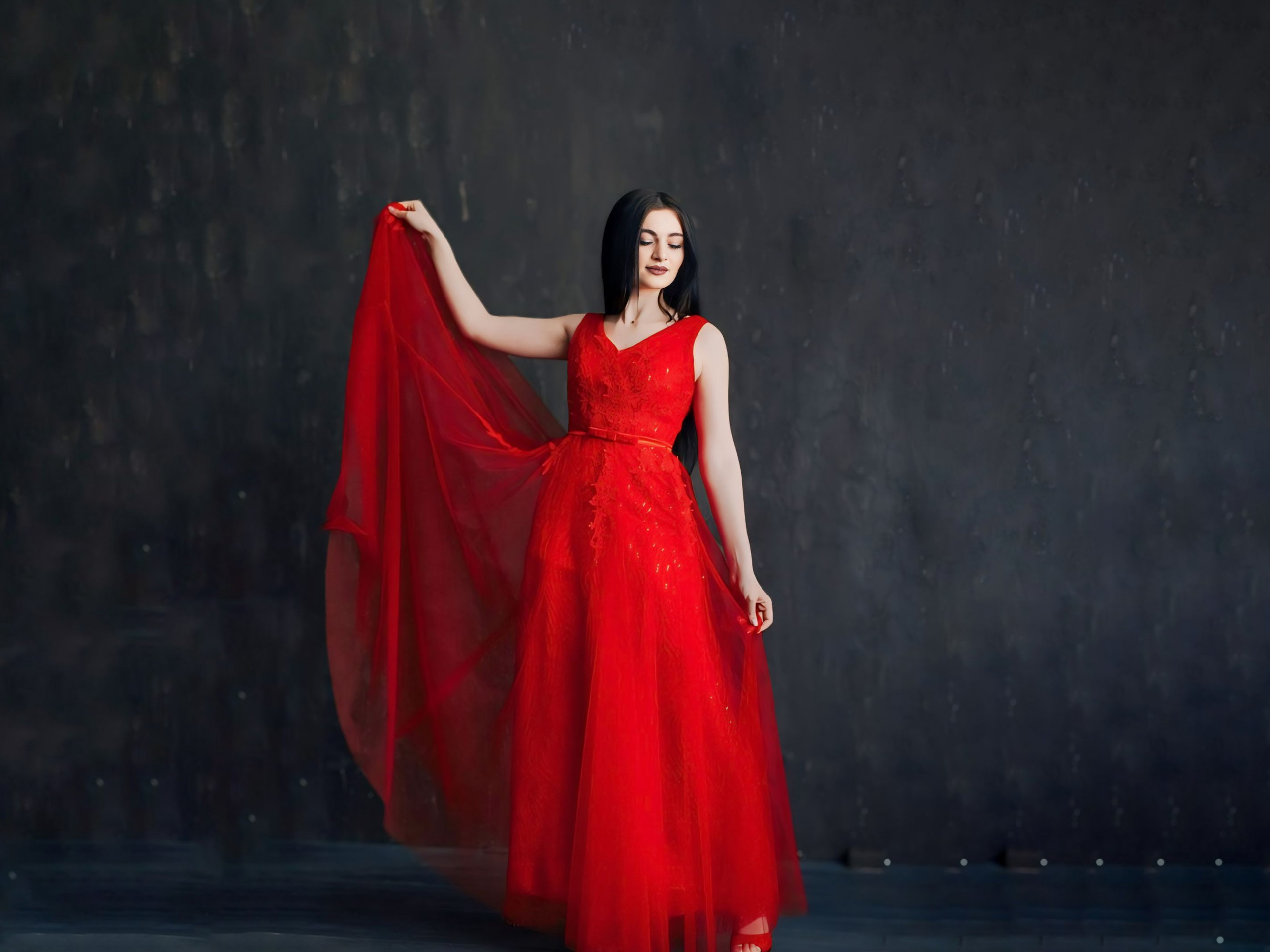 Красное платье со шлейфом. Ольга Ли свадебный семейный фотограф Иркутск