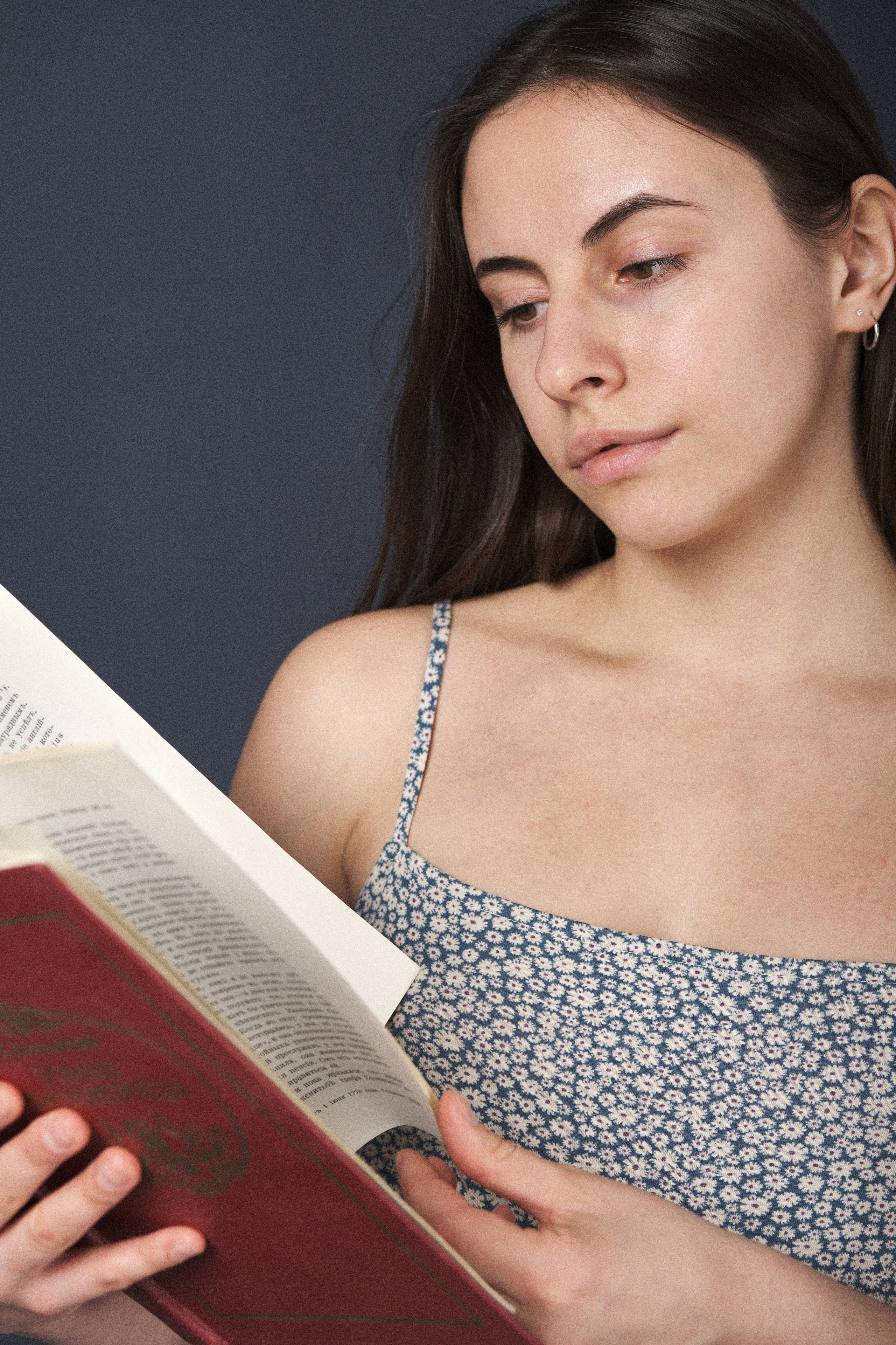 Фотоальбом с избранными женскими портретами