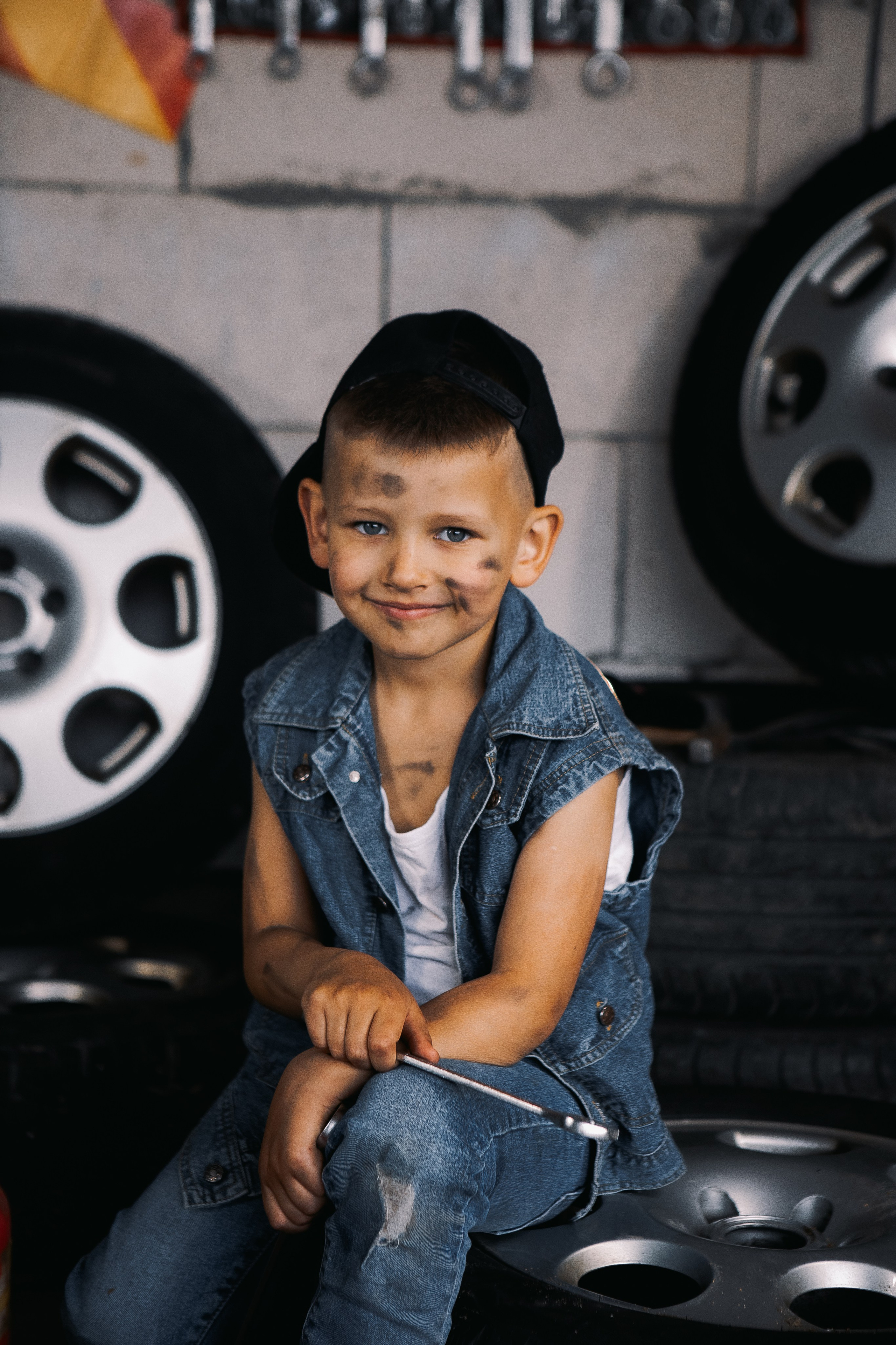 Фотосессия в гараже. Семейный детский фотограф. Фотосессия в Минске