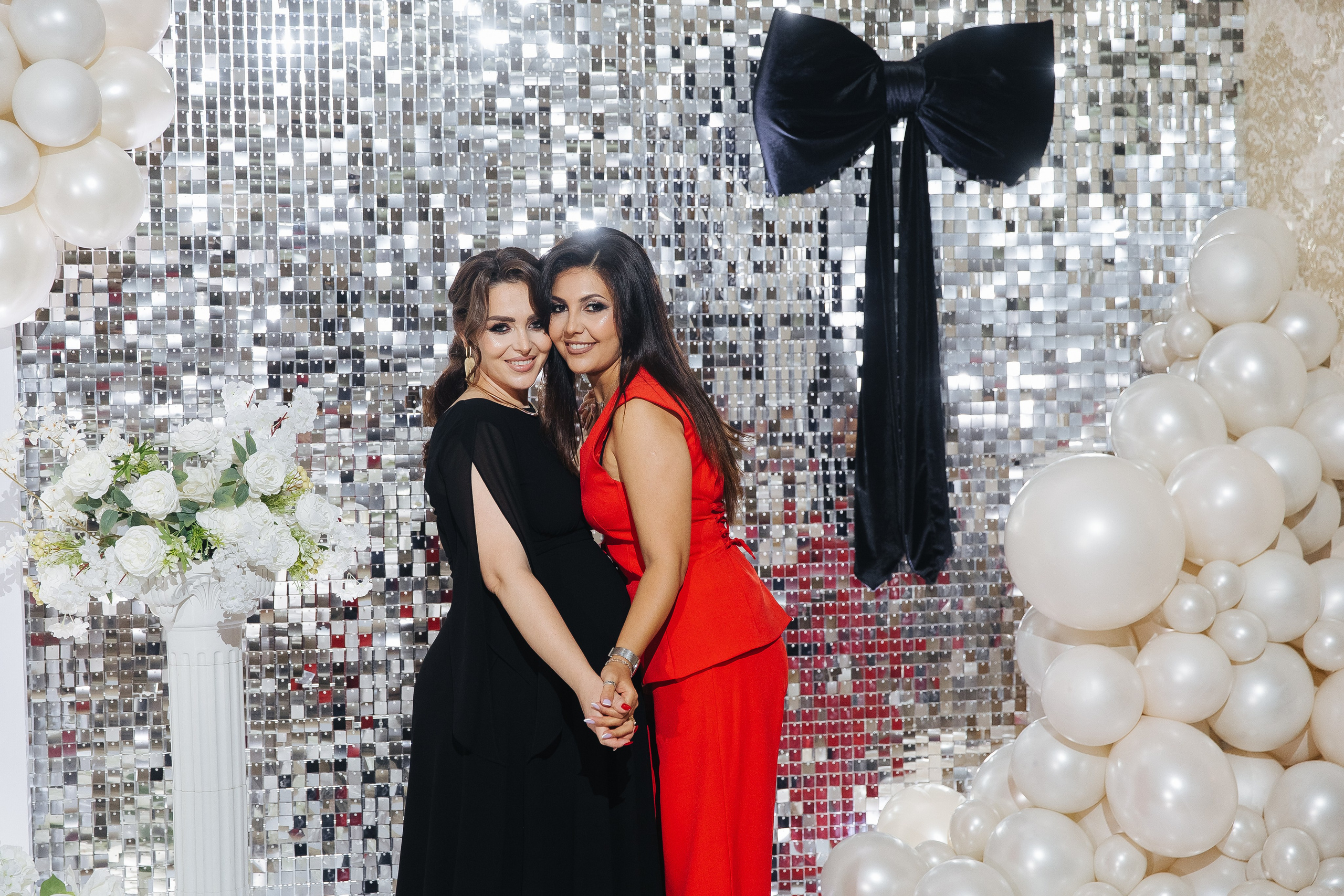 Ани и Назели. 35&5 День рождения, «Янтарь». Фотограф в Красноярске Надежда Воскресенская