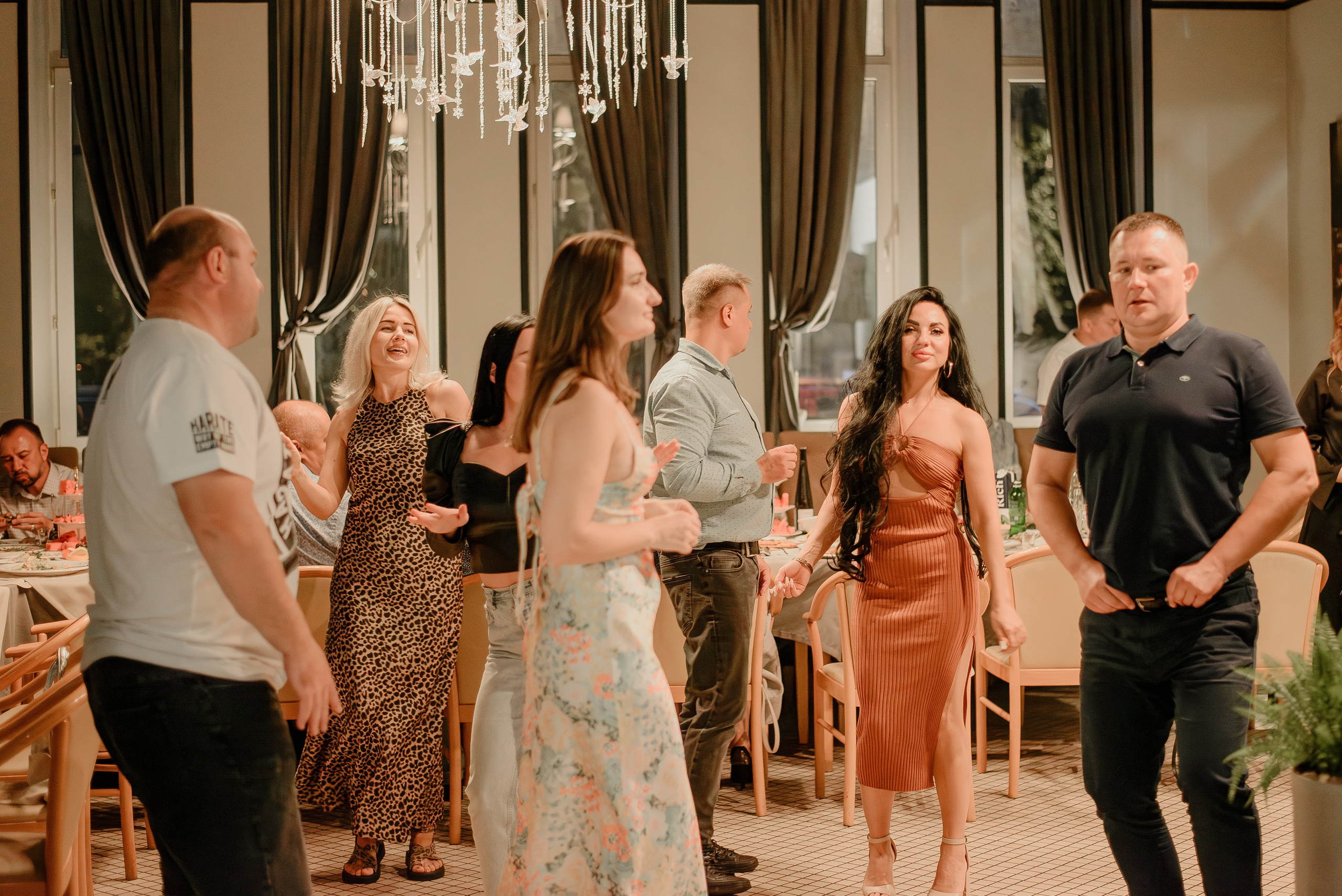 Свадьба и банкеты. Дина — ваш фотограф в Коломне и Москве. Живые портреты, любимые люди, важные события. Всё, что хочется помнить