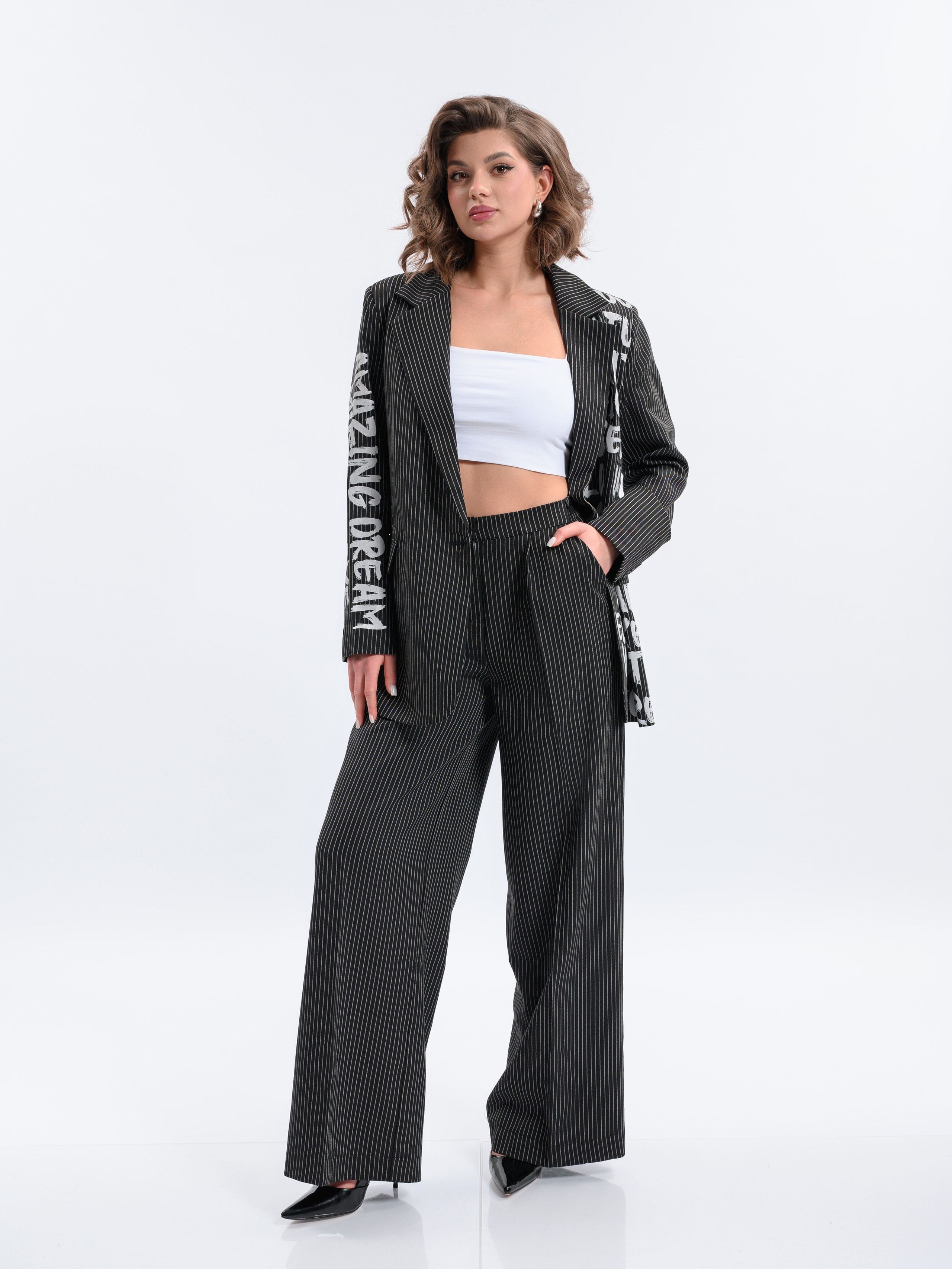 Каталог Девушки. Студия рекламной и предметной съемки товаров WELKO Studio