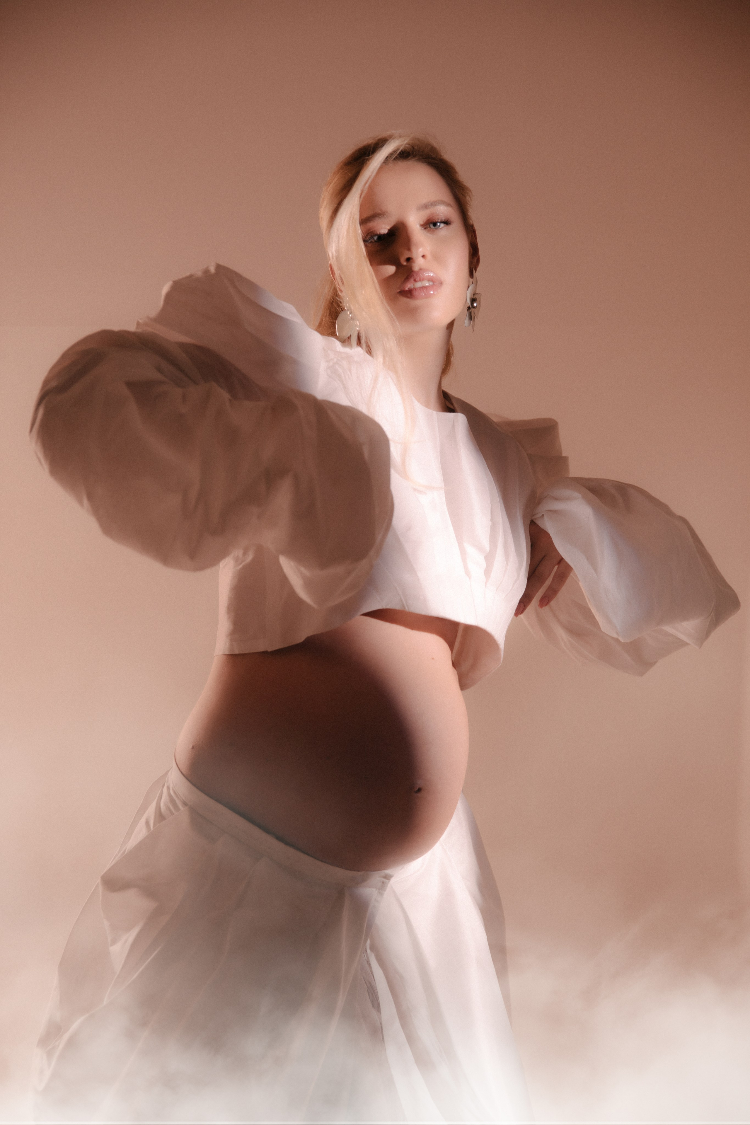 Нежный закат в облаках. Нежная беременность. Фотограф в Москве Ольга Сатони