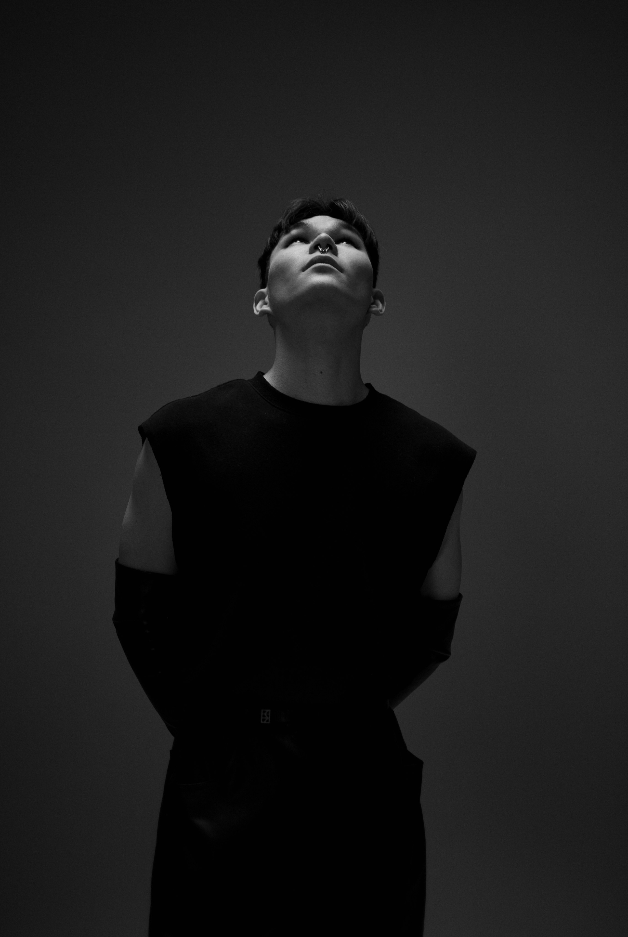 Саша. Креативный, коммерческий фотограф в Москве