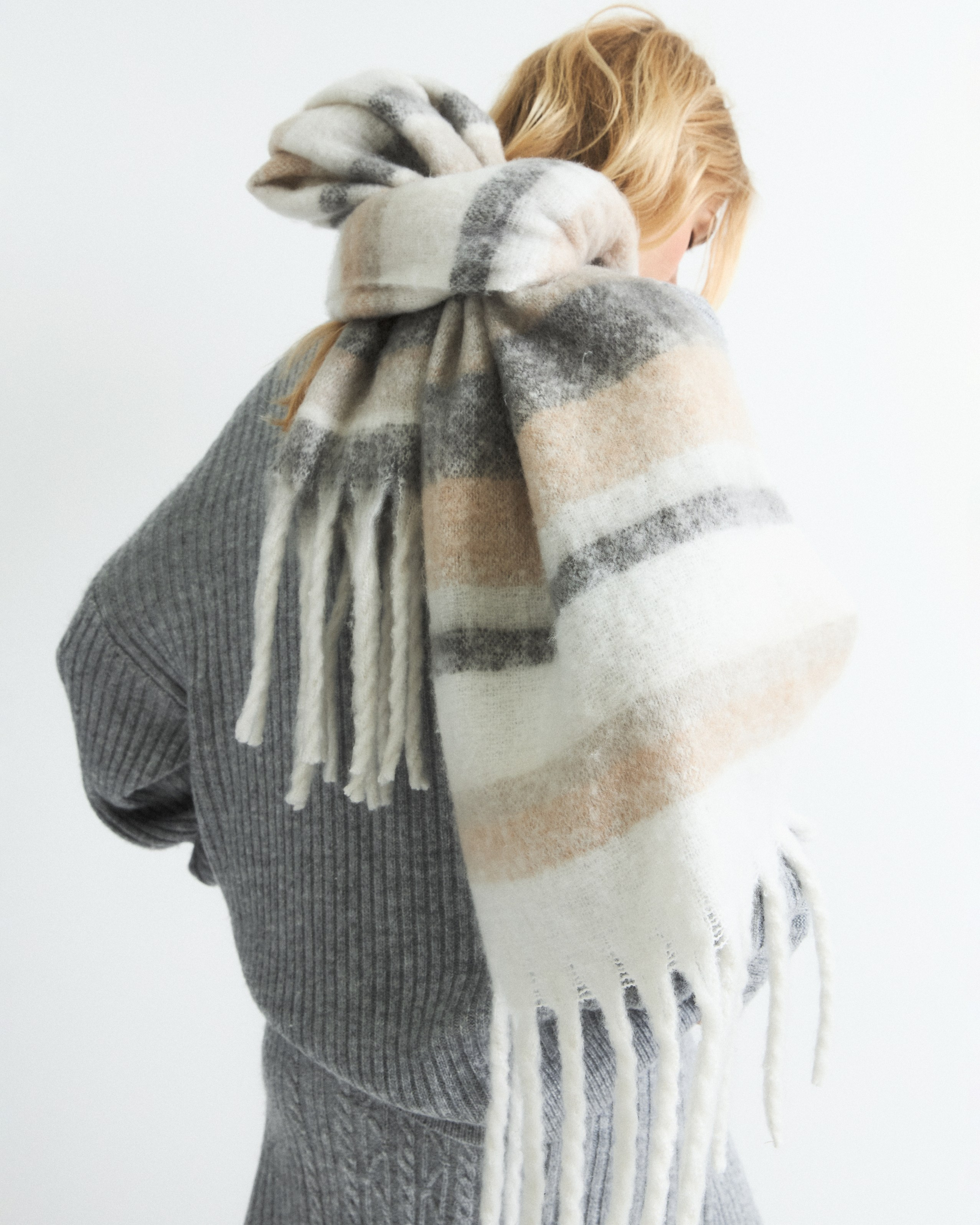 Lookbook Accessories GJ 2025. Фотограф для брендов в Москве