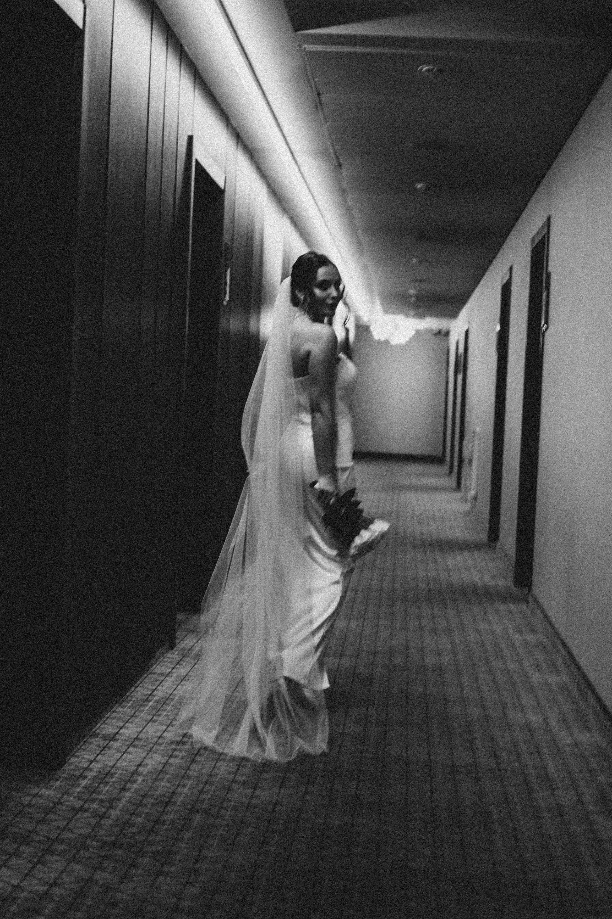 СВАДЕБНАЯ СЬЕМКА СБОРОВ ЖЕНИХА И НЕВЕСТЫ В ОТЕЛЕ И ТАКЖЕ ФОТОСЕССИИЯ В ОТЕЛЕЕ МЕГАПОЛИС БРЯНСК. Профессиональный фотограф, Санкт-Петербург — Виктория Богомолова