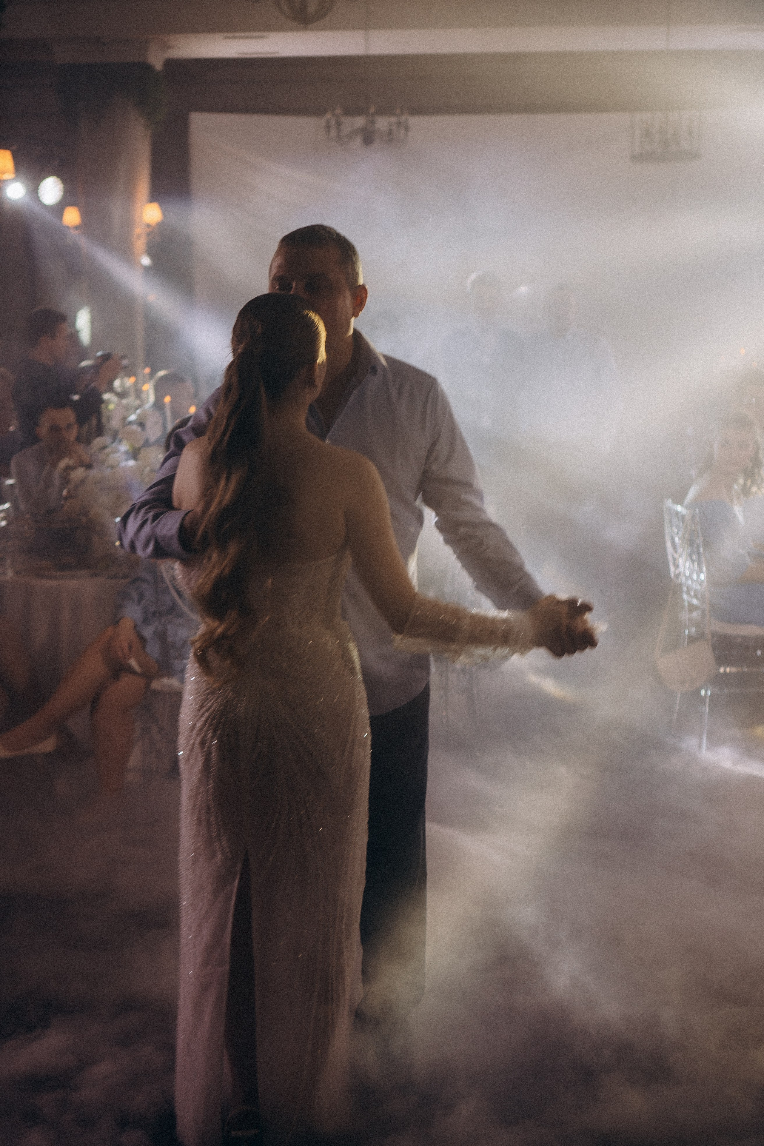 ТАНЕЦ С ПАПОЙ СВАДЕБНМ БАНКЕТЕ (СНЯТО В СИБИРЕ В НИЖНЕВАРТОВСКЕ). Профессиональный фотограф, Санкт-Петербург — Виктория Богомолова