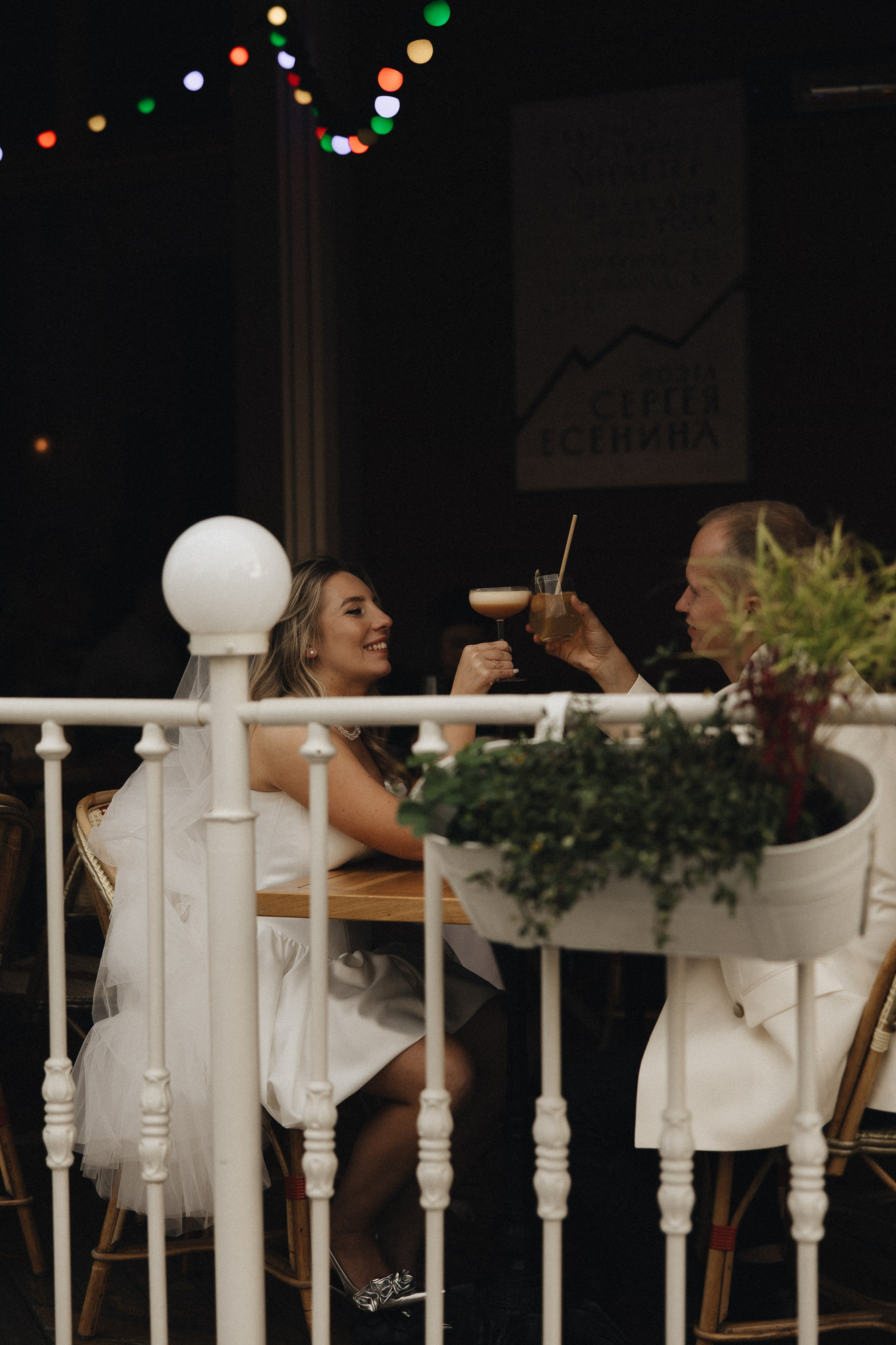 Когда я впервые увидел тебя, этот смех, ты мне напомнила по-моему сразу всех. Свадебный фотограф в Санкт-Петербурге Баженова Алина