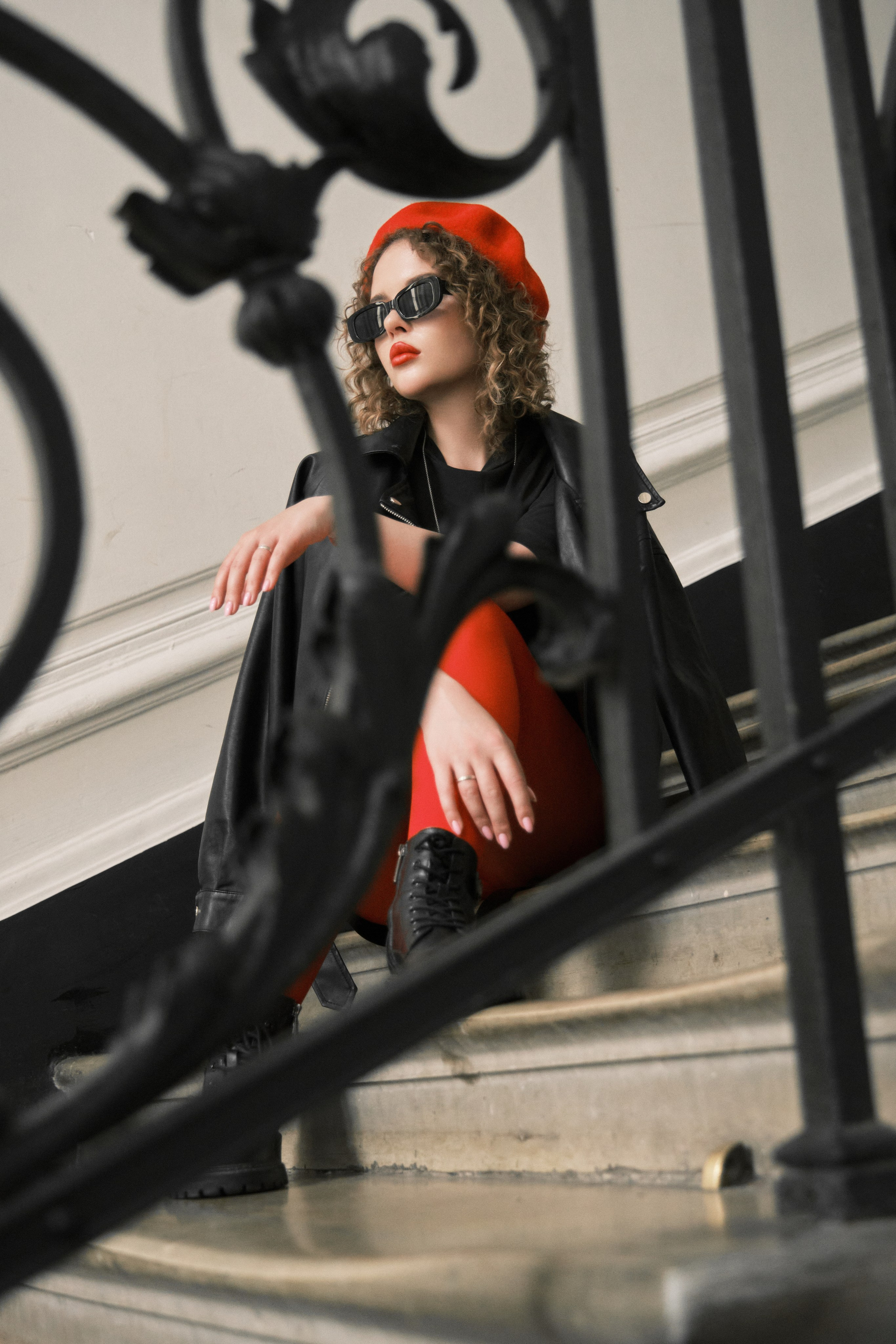 Фотосессии в парадных Санкт-Петербурга. Фотограф портретный архитектурный лавстори будуар Санкт-Петербург Виктор Иванов