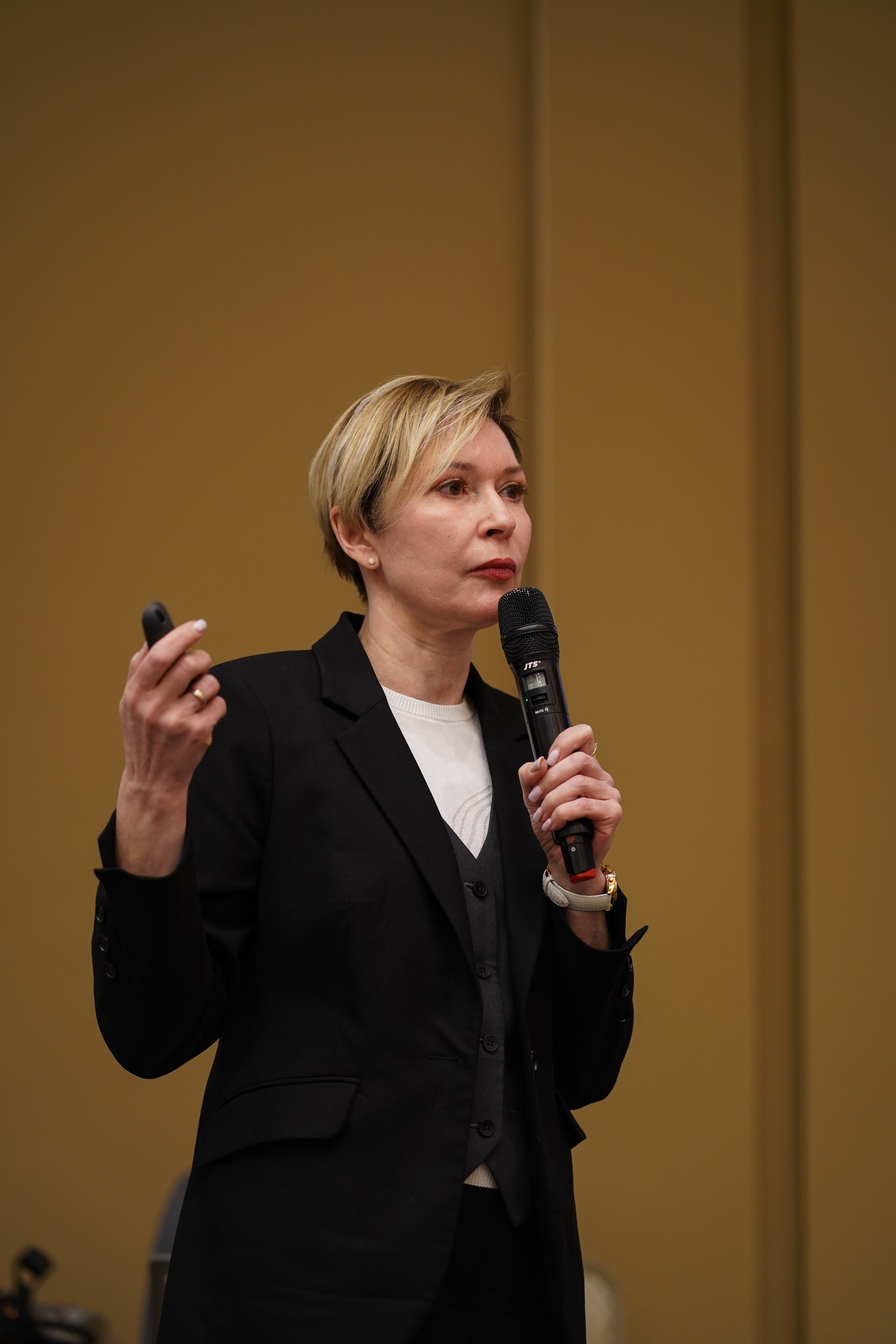 Малоэтажная страна конференция. Фотограф