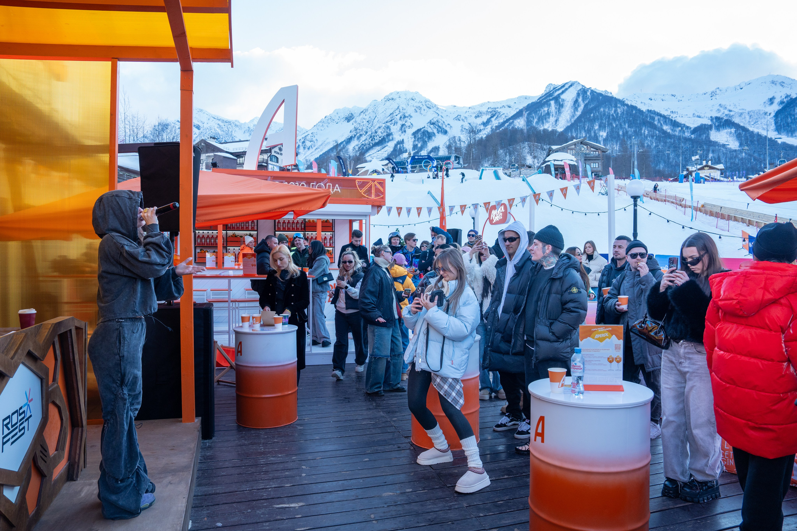 Фотоотчет партнерской интеграции Aperol Spritz на Роза Фест 2025. Репортажный фотограф в Красной Поляне и Сочи Павлюченко Екатерина