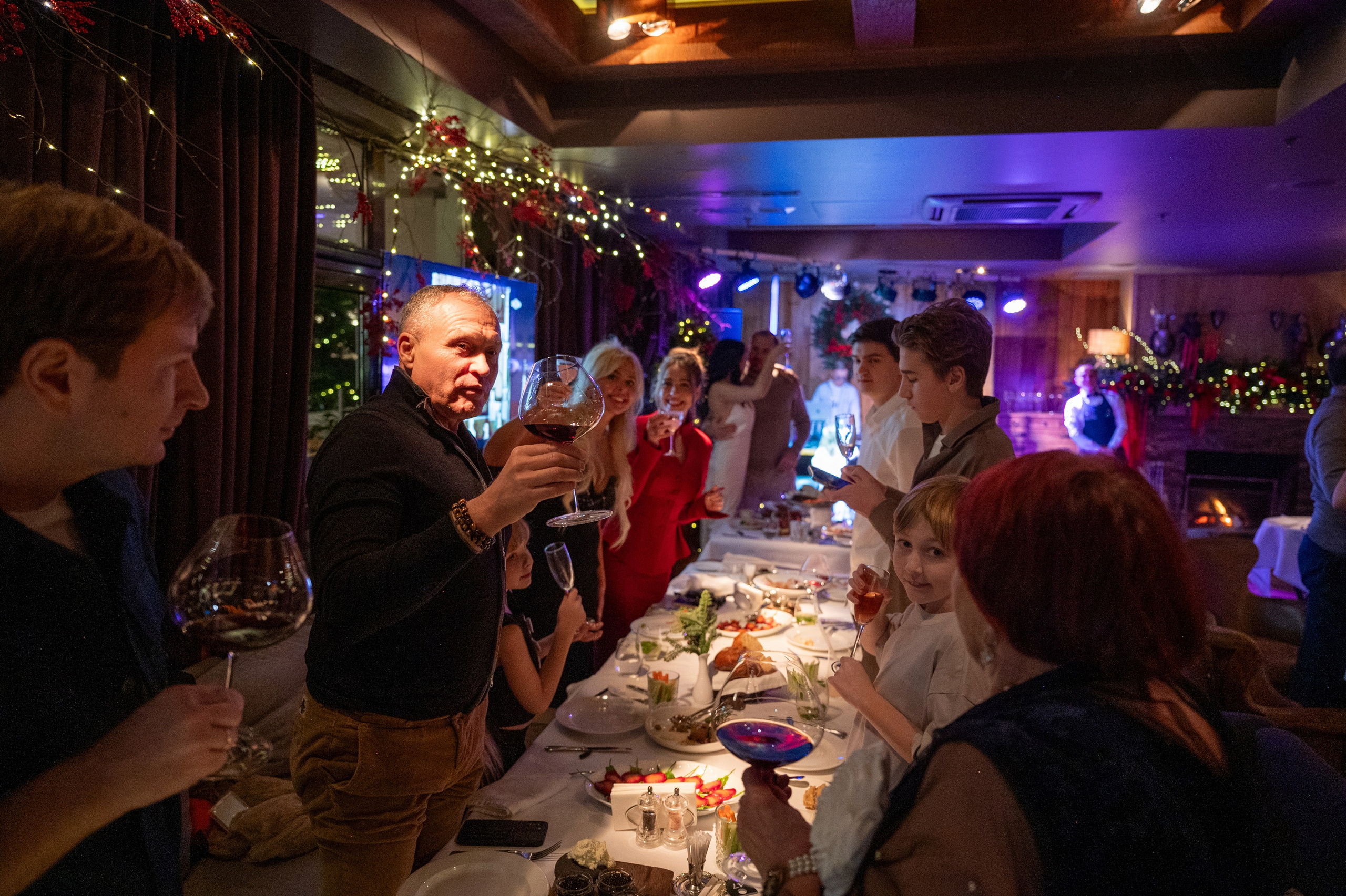 Новый год 2025 в ресторане Red Fox. Репортажный фотограф в Красной Поляне и Сочи Павлюченко Екатерина