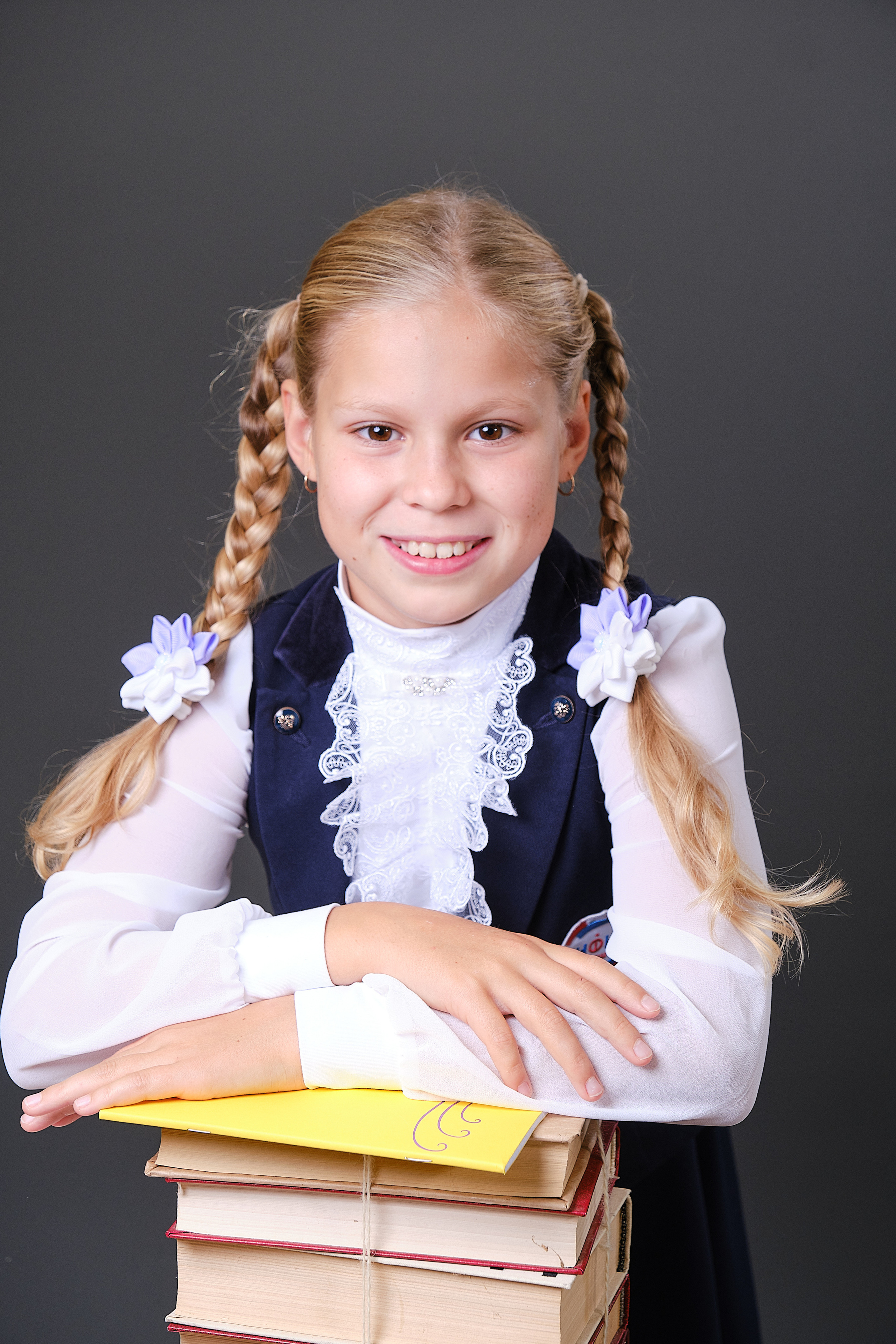 Фотосъёмка в школе, когда родители подготовили детей на все 100%