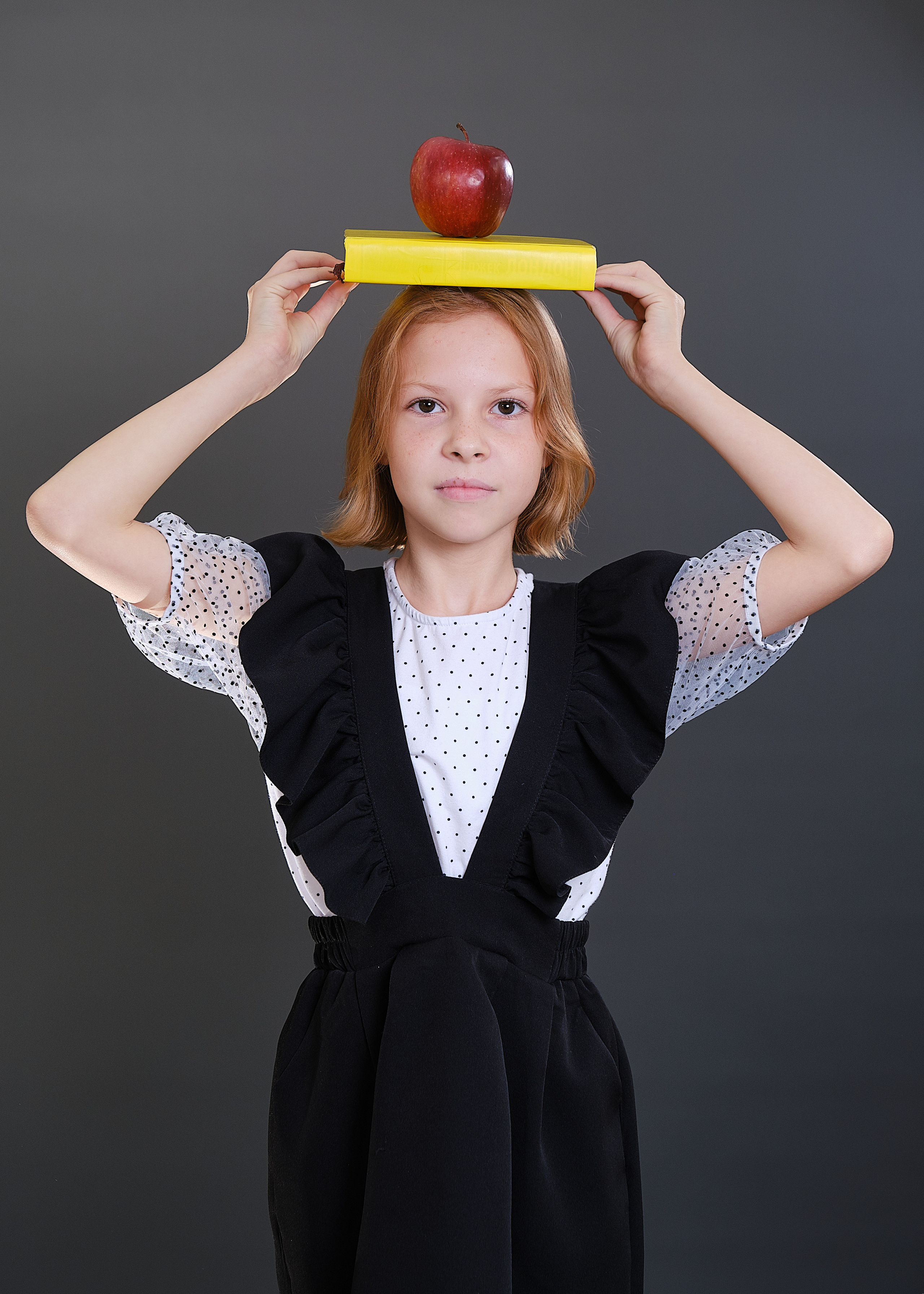 Фотосъёмка в школе, когда родители подготовили детей на все 100%