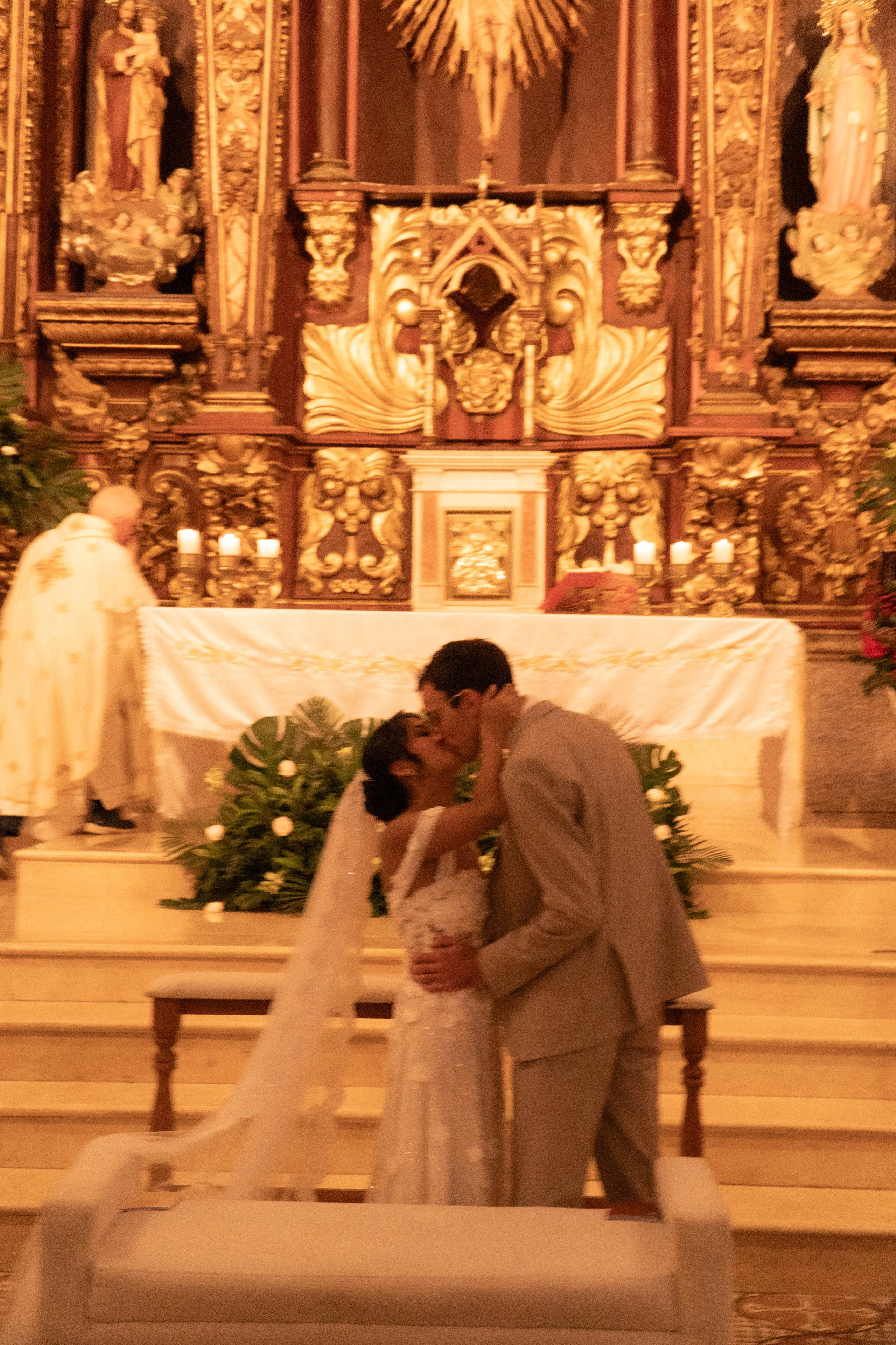 Catalina and Romain. Wedding Photographer in Barcelona and Medellin