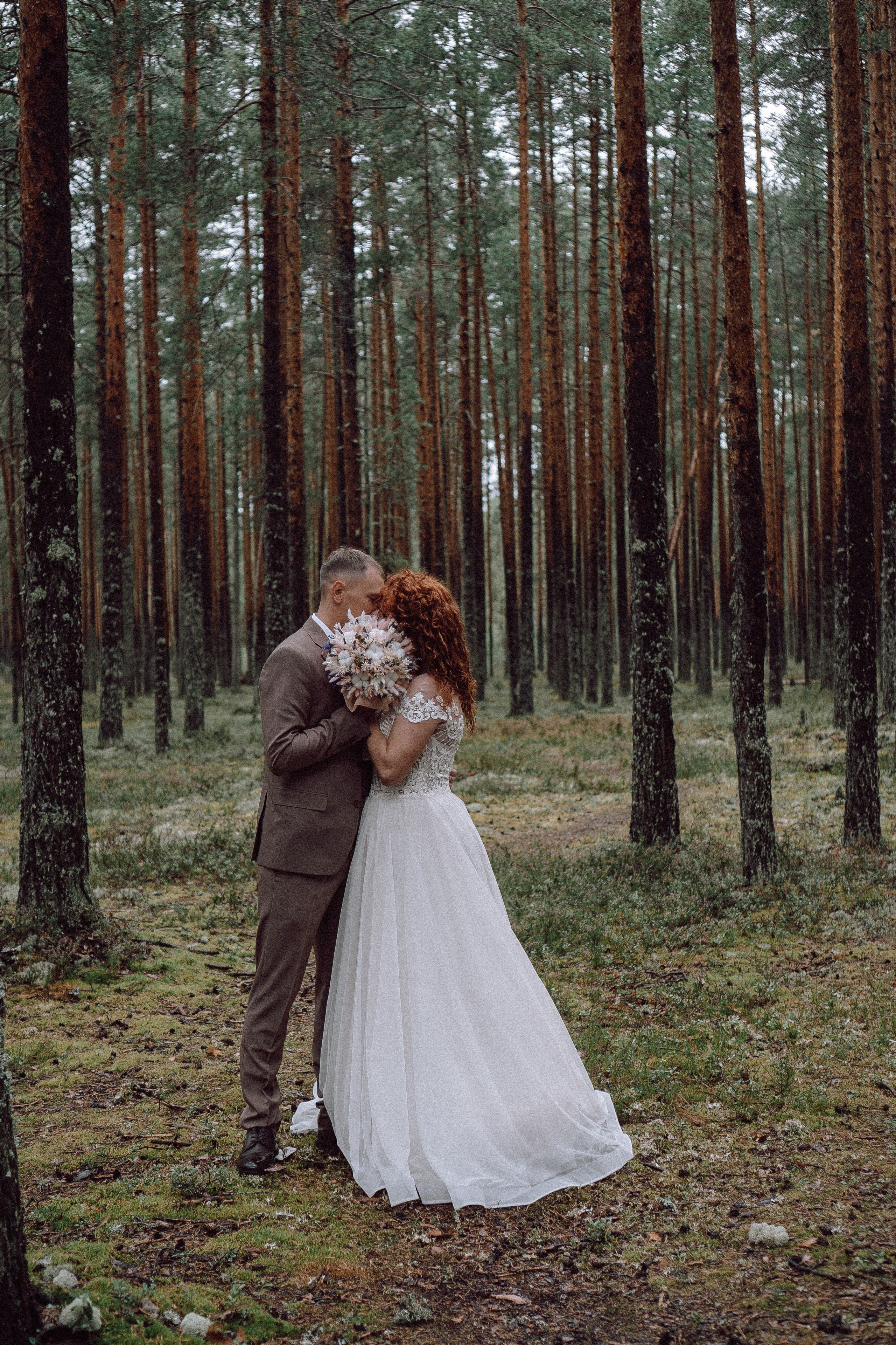 СВАДЕБНАЯ ФОТОСЕССИИЯ ПАРЫ В ГОРОДЕ ПРИОЗЕРСК В СОСНОВОМ ЛЕСУ И С ПИКАПОМ. Профессиональный фотограф, Санкт-Петербург — Виктория Богомолова