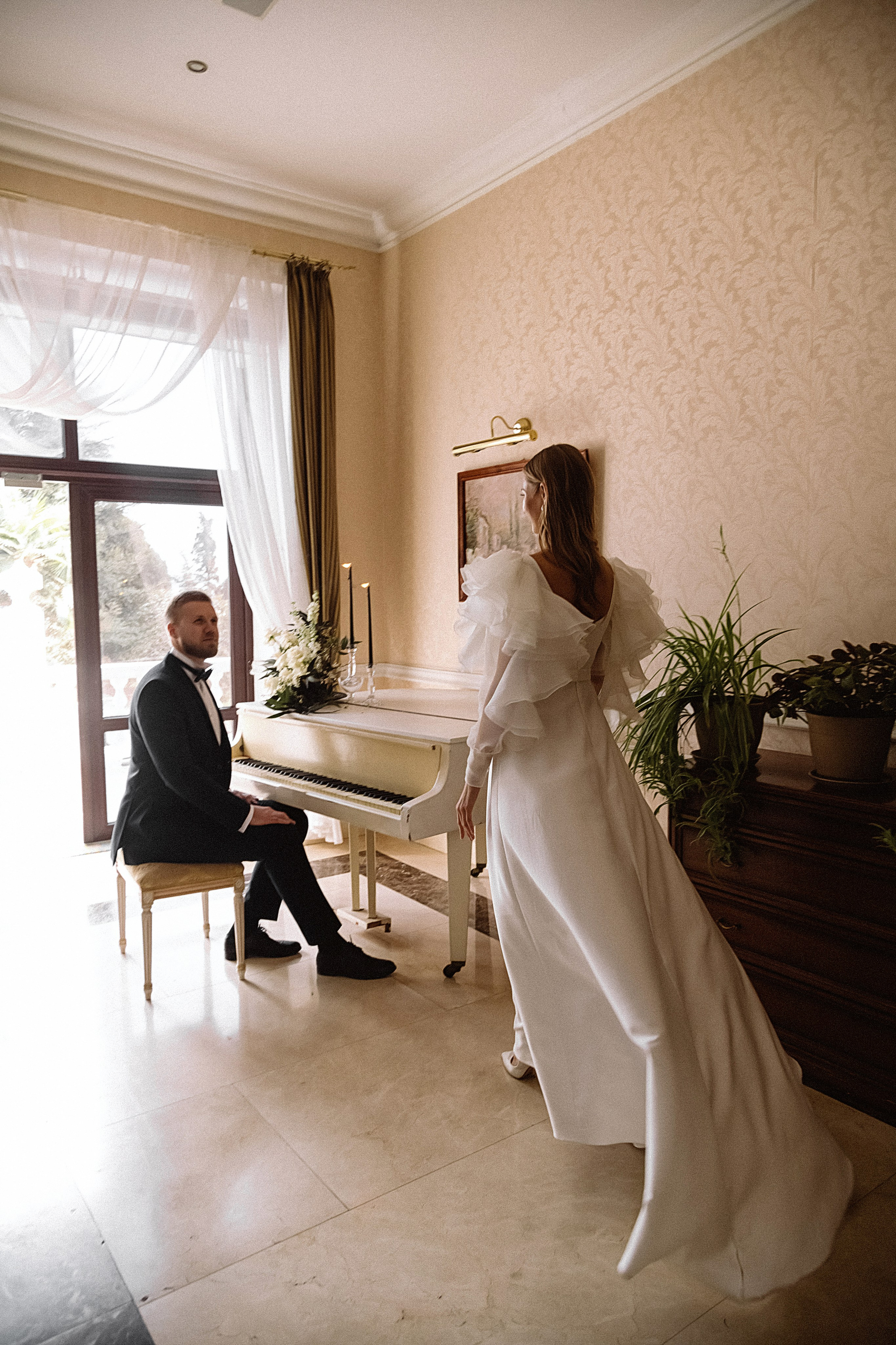 Свадебная фотосессия в отеле RIVIERA SUNRISE RESORT & SPA. Свадебный и семейный фотограф и видеограф, Крым, Москва, Санкт -Петербург