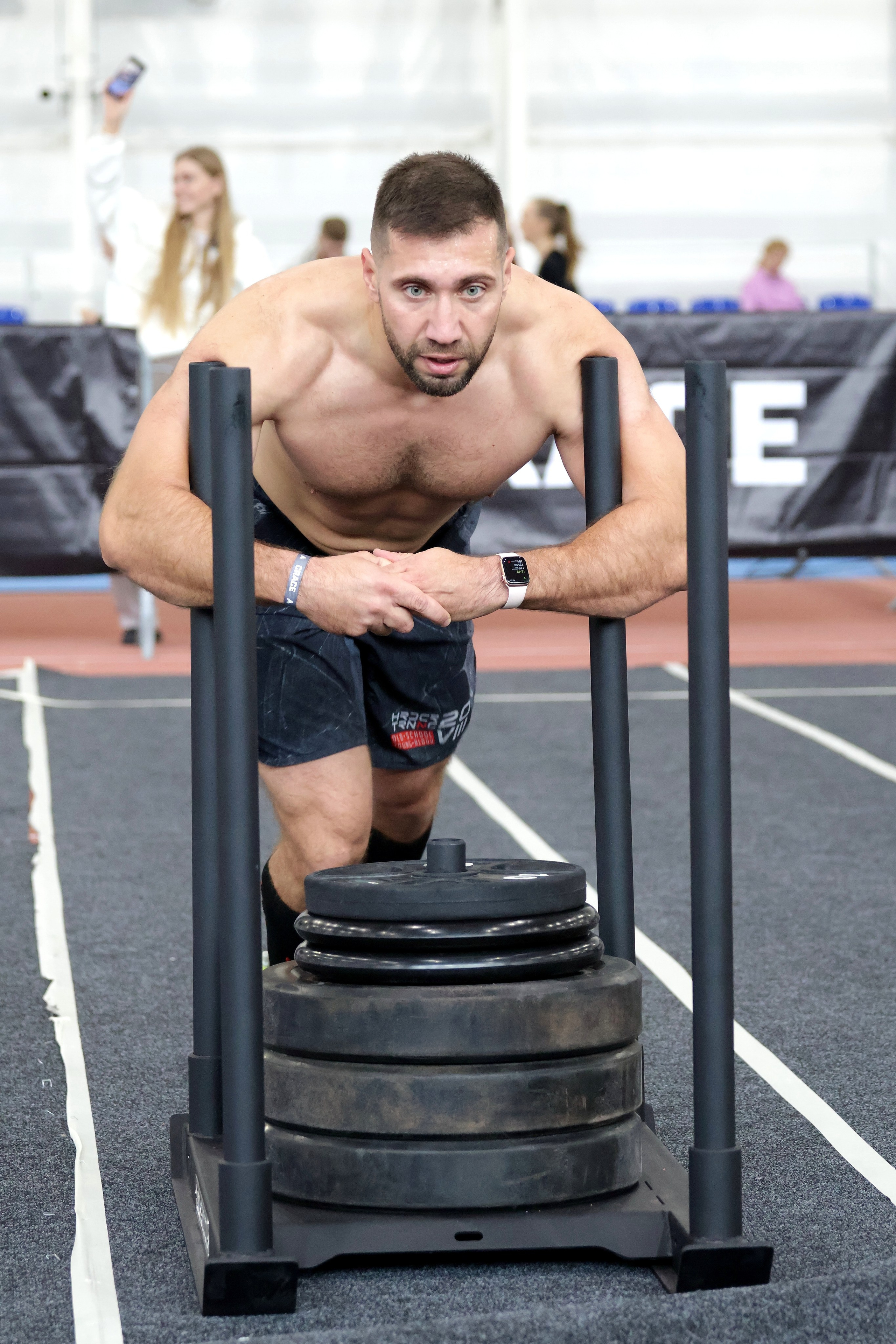 Станция толкание саней на гонке CRACE