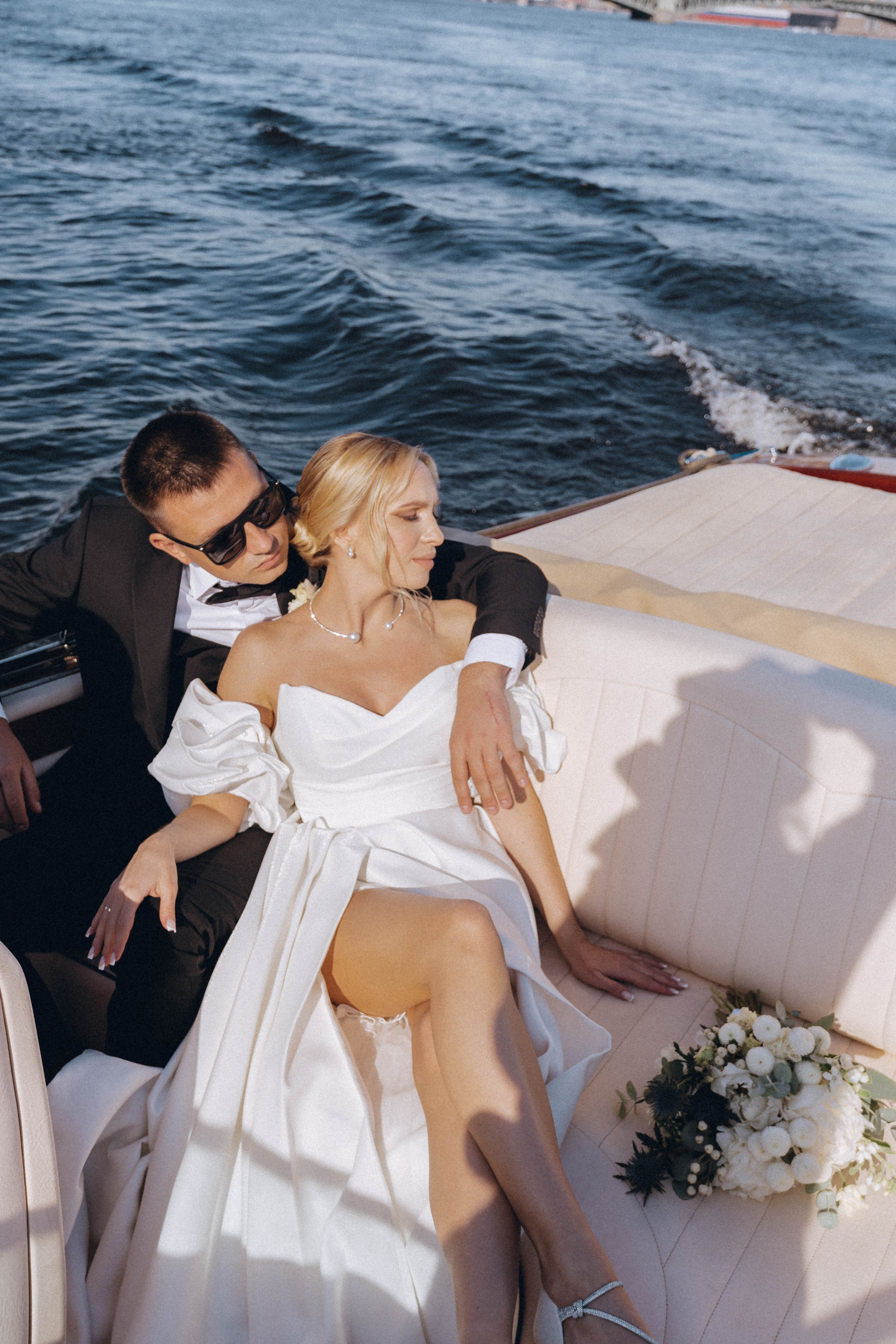 СВАДЕНБНАЯ СЬЕМКА НА КАТЕРЕ ПО КАНАЛАМ САНКТ-ПЕТЕРБУРГА И В АКВАТОРИИ НЕВЫ. Профессиональный фотограф, Санкт-Петербург — Виктория Богомолова