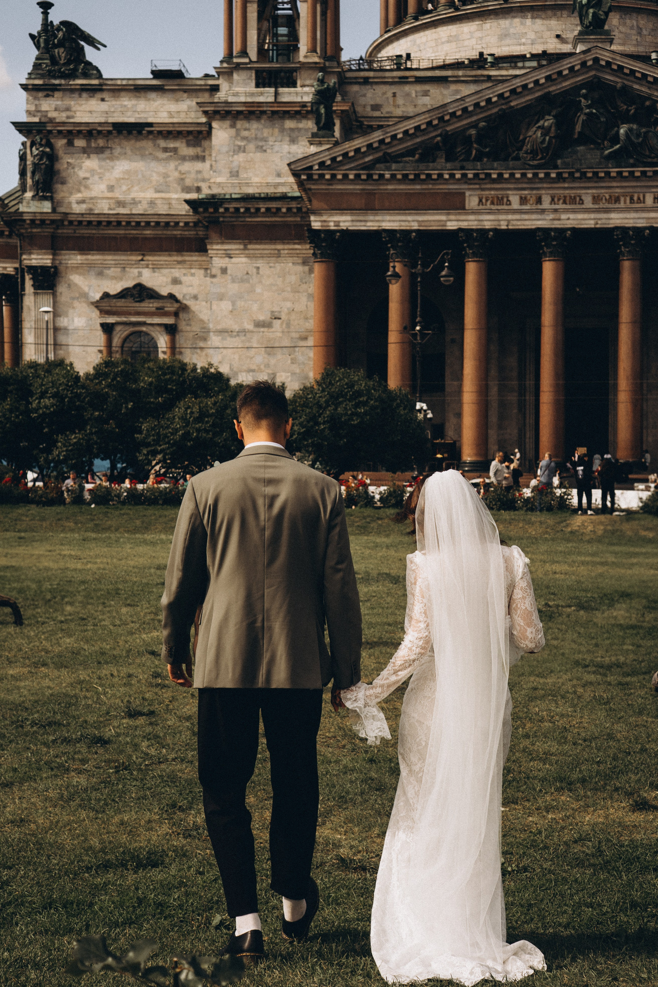 СВАДЕБНАЯ ПРОГУЛКА ВОЗЕ ИСАИКЕВСКОГО СОБОРА АСТОРИИ И ЗАКОНОДАЛЕТНОГО СОБРАНИЯ. Профессиональный фотограф, Санкт-Петербург — Виктория Богомолова