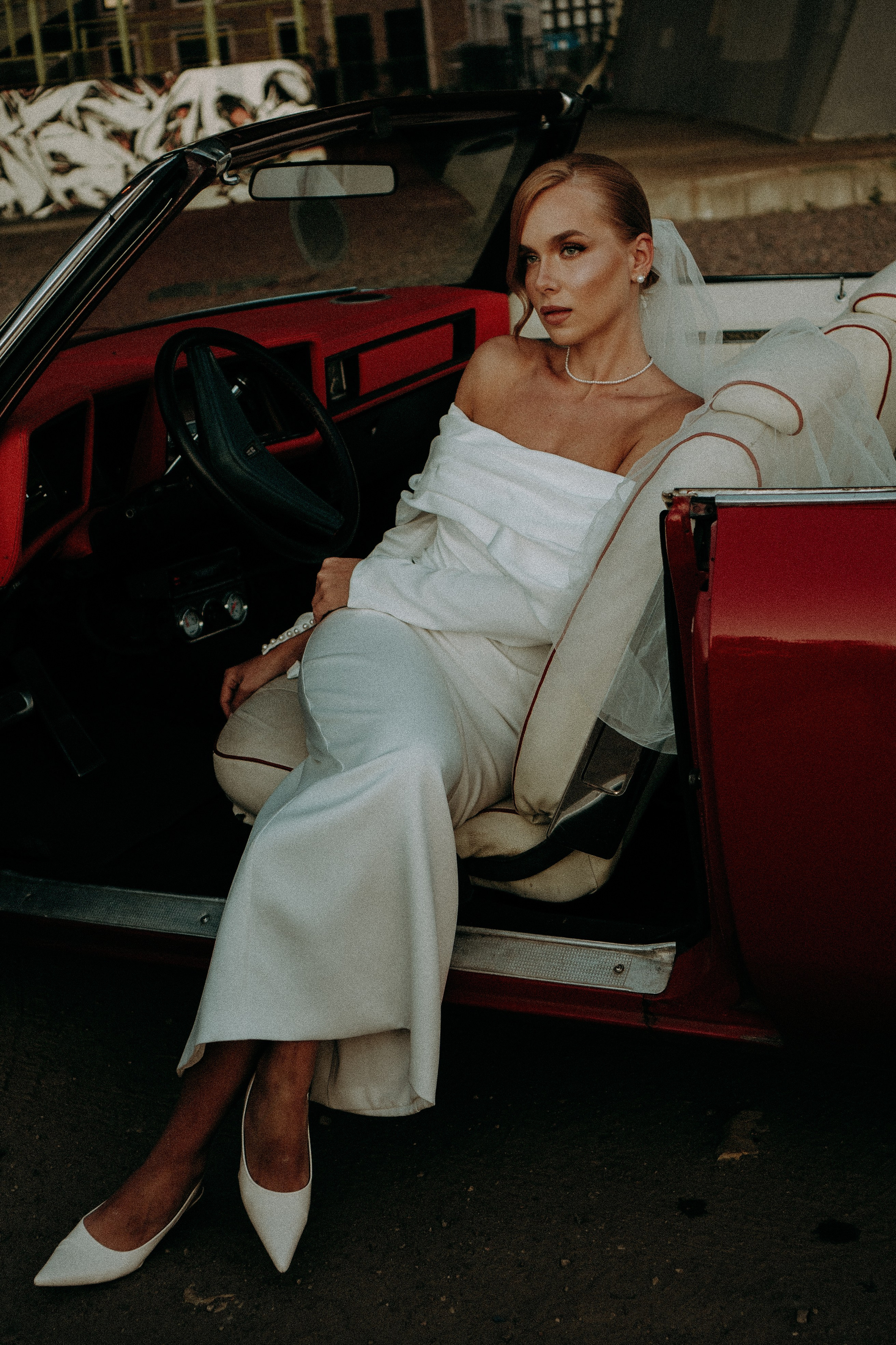 СВАДЕБНАЯ СЬЕМКА ВОЗЛЕ МСОТА БЕТАНКУРА НА КАБРИОЛЕТЕ. Профессиональный фотограф, Санкт-Петербург — Виктория Богомолова