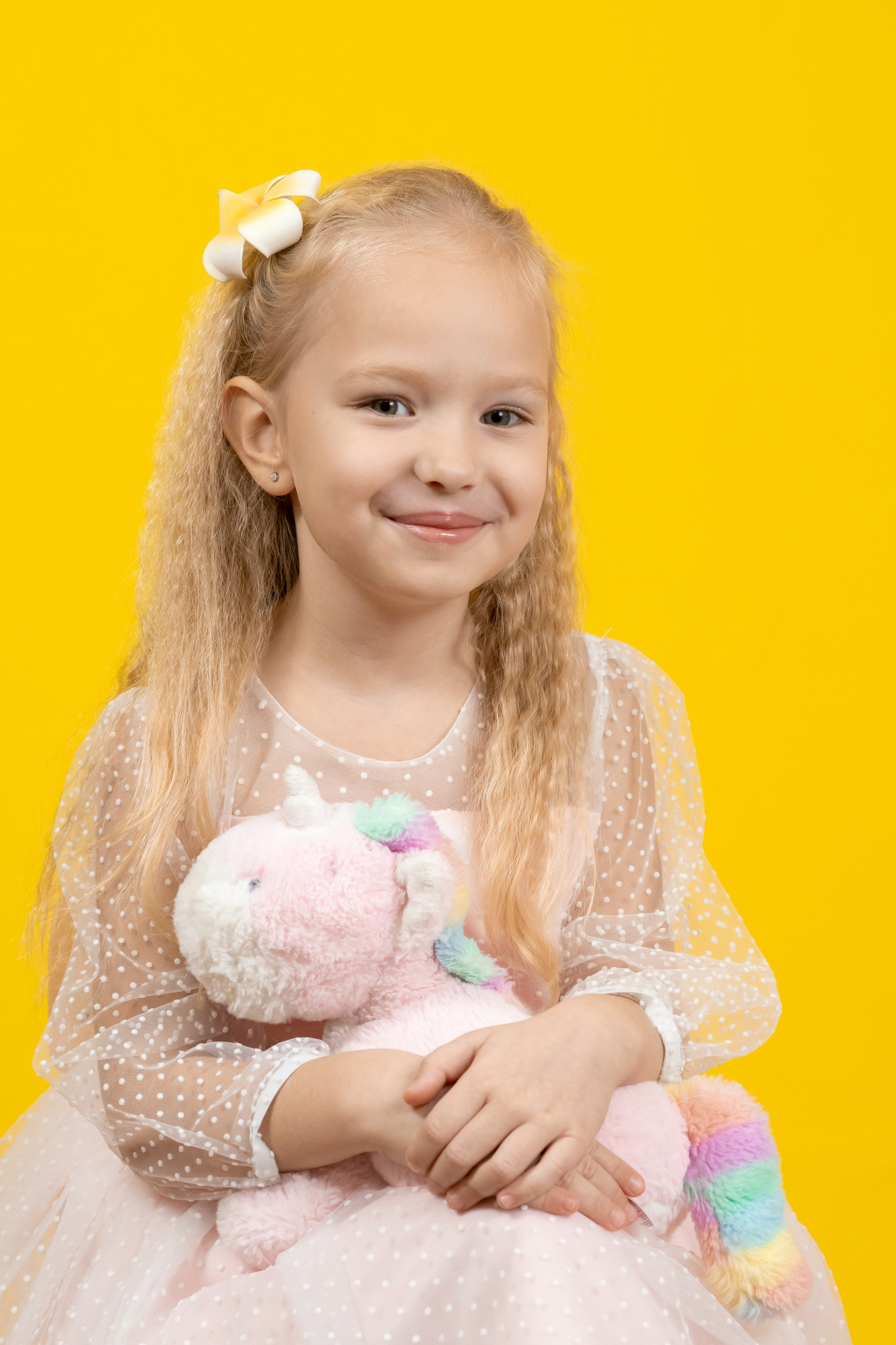 Портреты на желтом фонее. Ольга Плаксина фотограф в Саратове