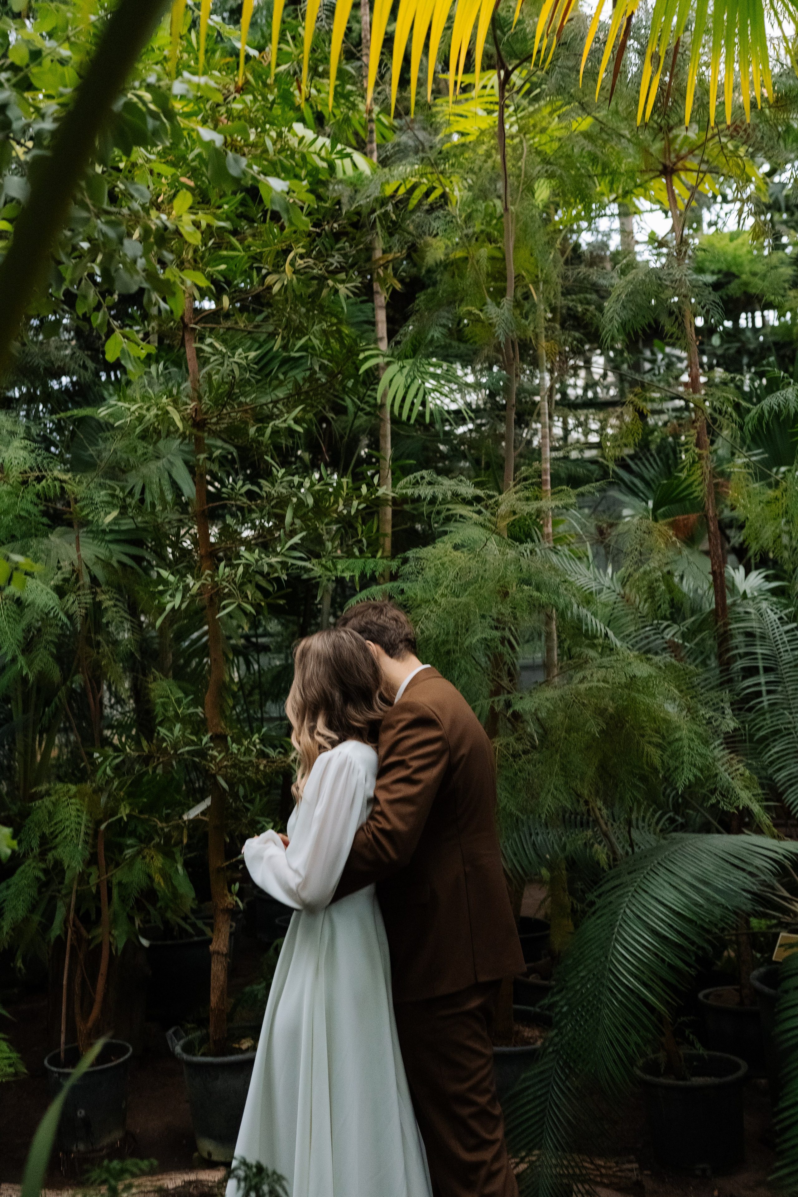 Свадебная фотосессия в оранжерее, Москва. Свадебный фотограф в Москве Анна Полушина