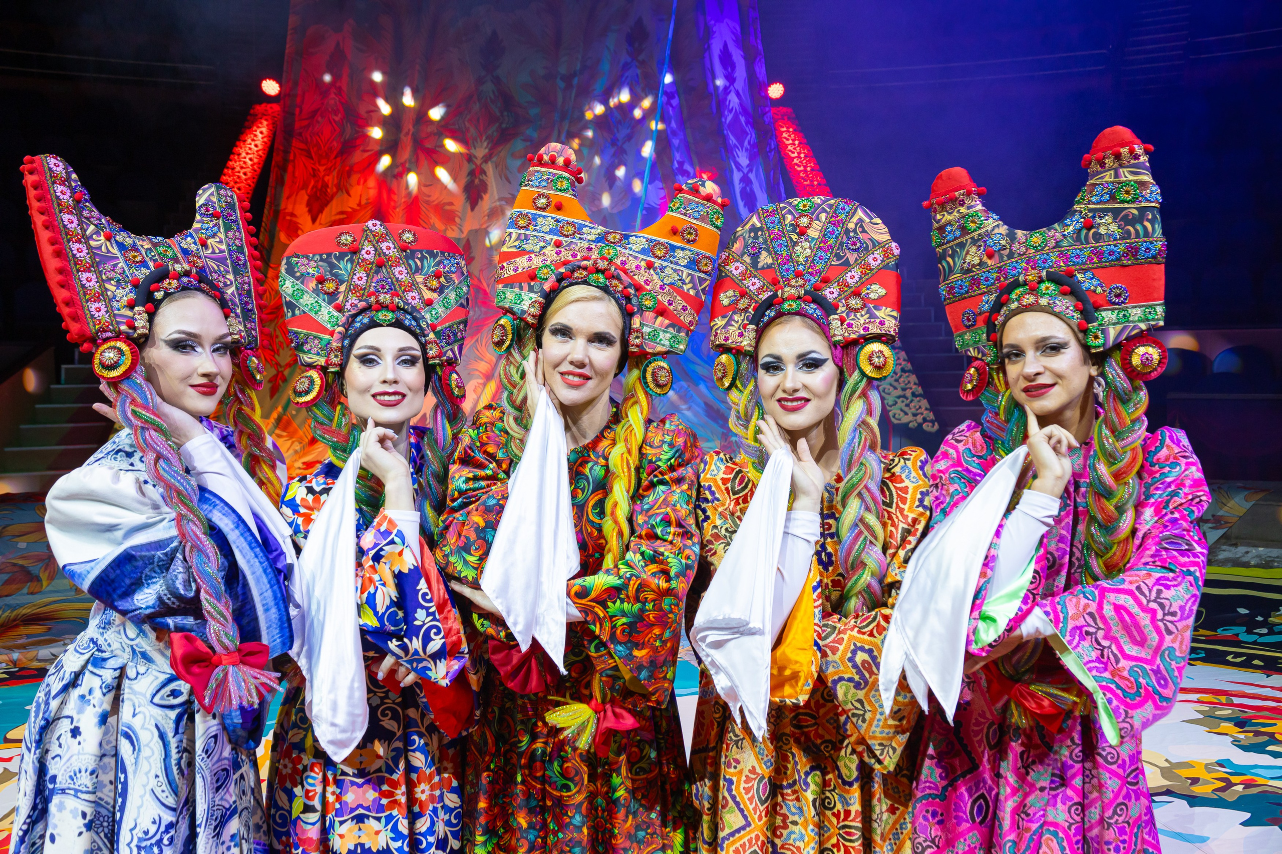 Цирк Жар Птица. Афиша. Семейный и Свадебный фотограф в Сочи