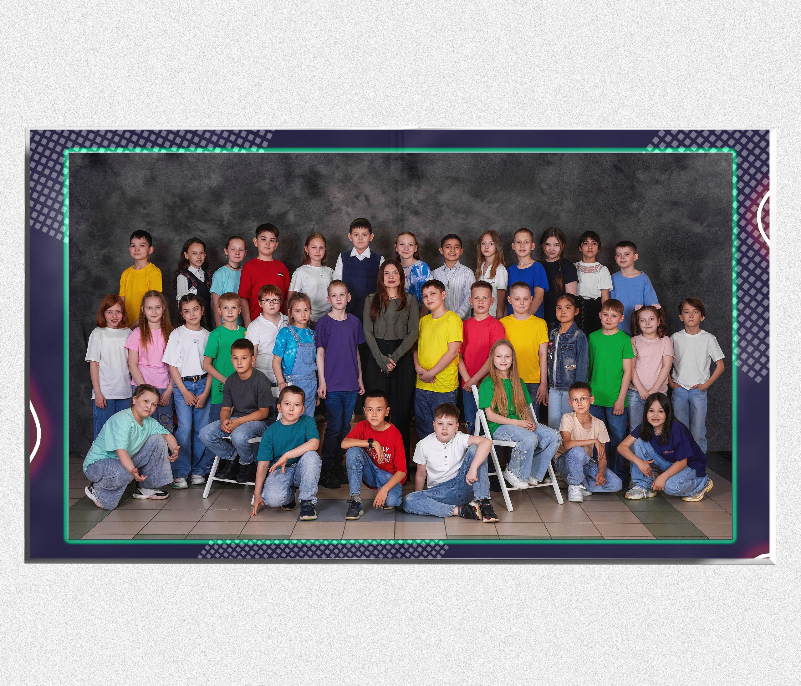 Выпускной альбом "Неон". Выпускные альбомы в Тюмени для школ, садов, вузов спортивных секций