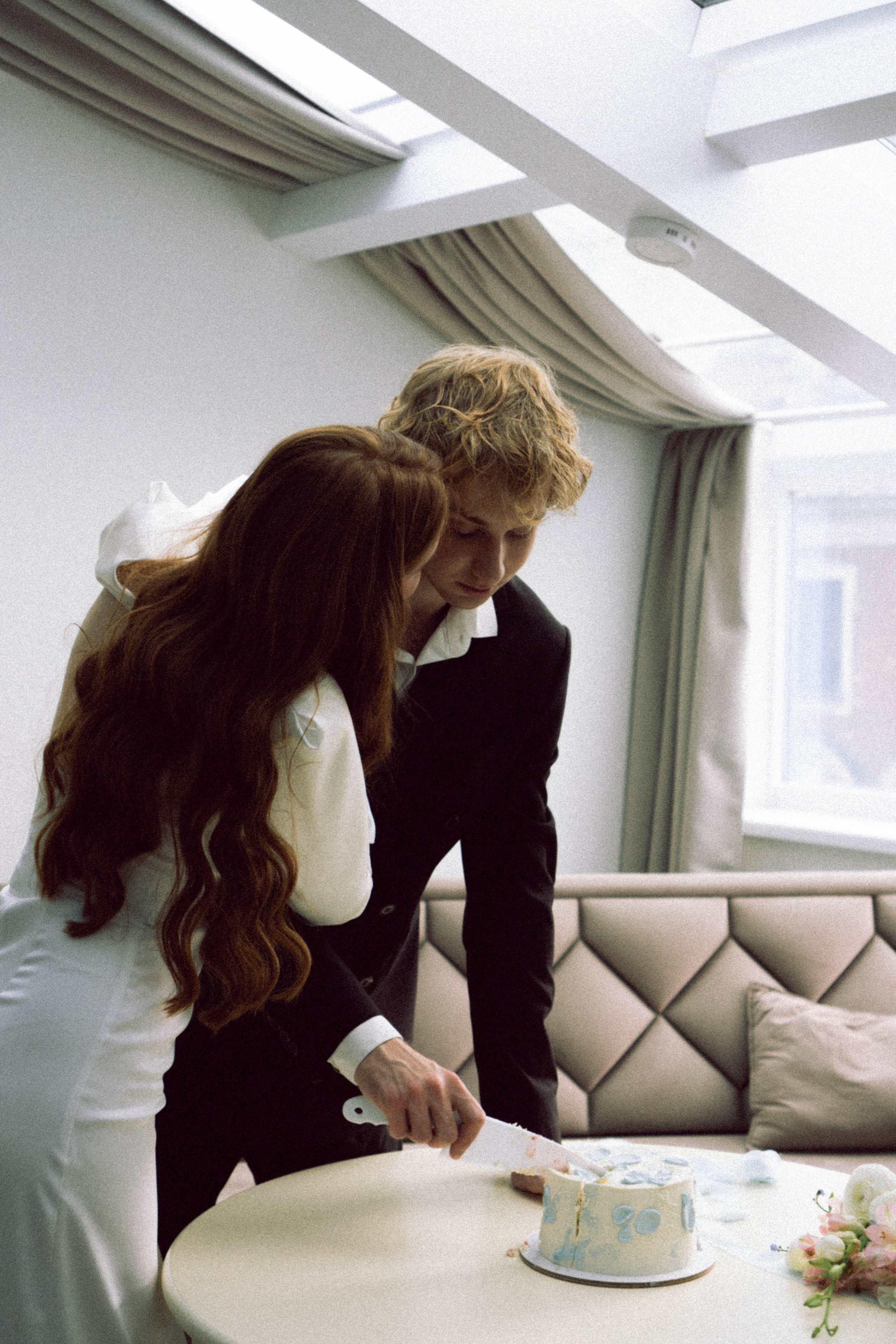 СВАДЕБНАЯ СЬЕМКА В ОТЕЛЕ. СБОРЫ ЖЕНИХА И НЕВЕСТЫ И ТАКЖЕ ТОР И ПОДГОТОВКА К ПРОГУЛКЕ. Профессиональный фотограф, Санкт-Петербург — Виктория Богомолова