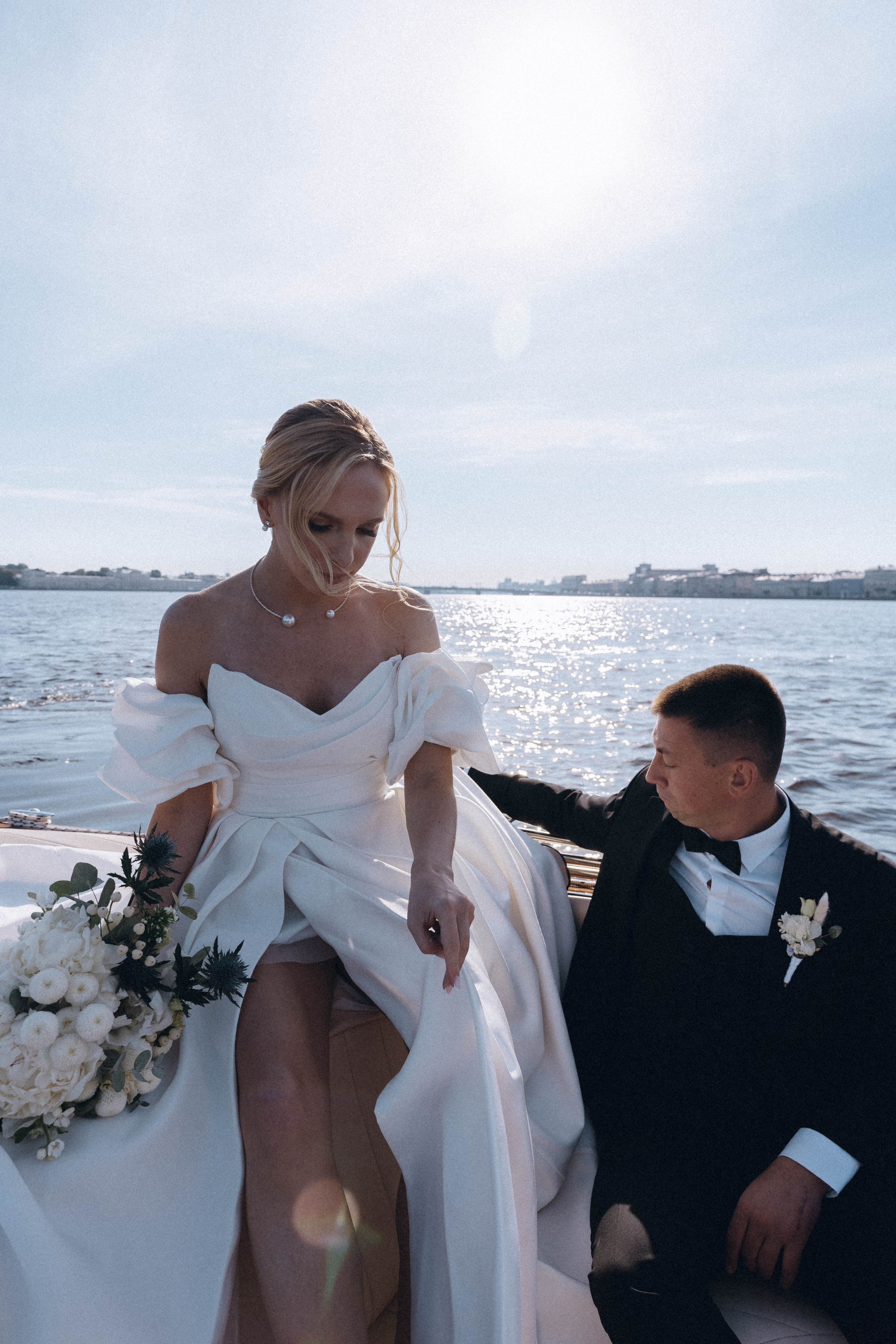 СВАДЕНБНАЯ СЬЕМКА НА КАТЕРЕ ПО КАНАЛАМ САНКТ-ПЕТЕРБУРГА И В АКВАТОРИИ НЕВЫ. Профессиональный фотограф, Санкт-Петербург — Виктория Богомолова