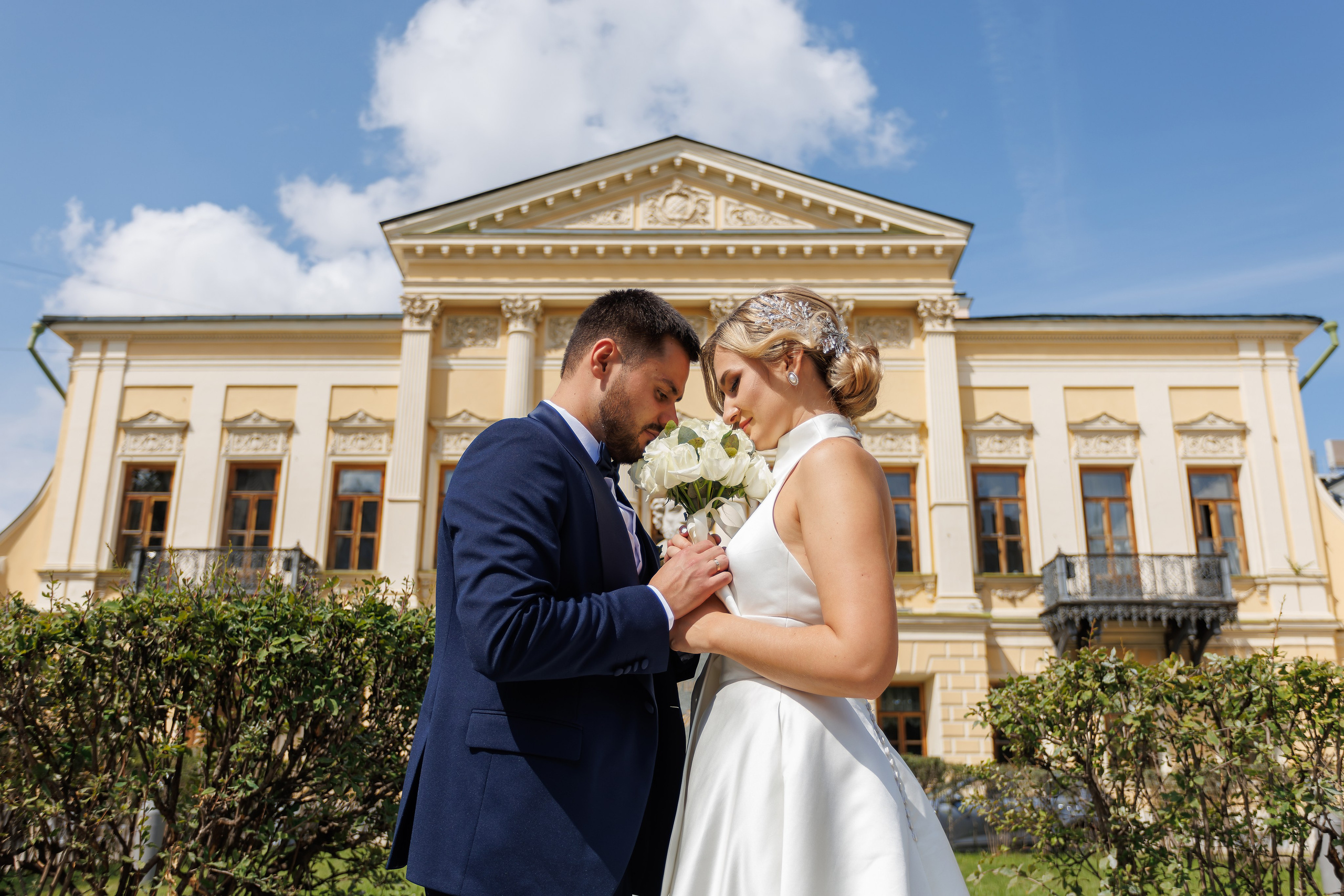 Свадебная фотосессия в библиотеке-читальне им А. С. Пушкина. Свадебный фотограф Москва и МО Сергей Киржаев