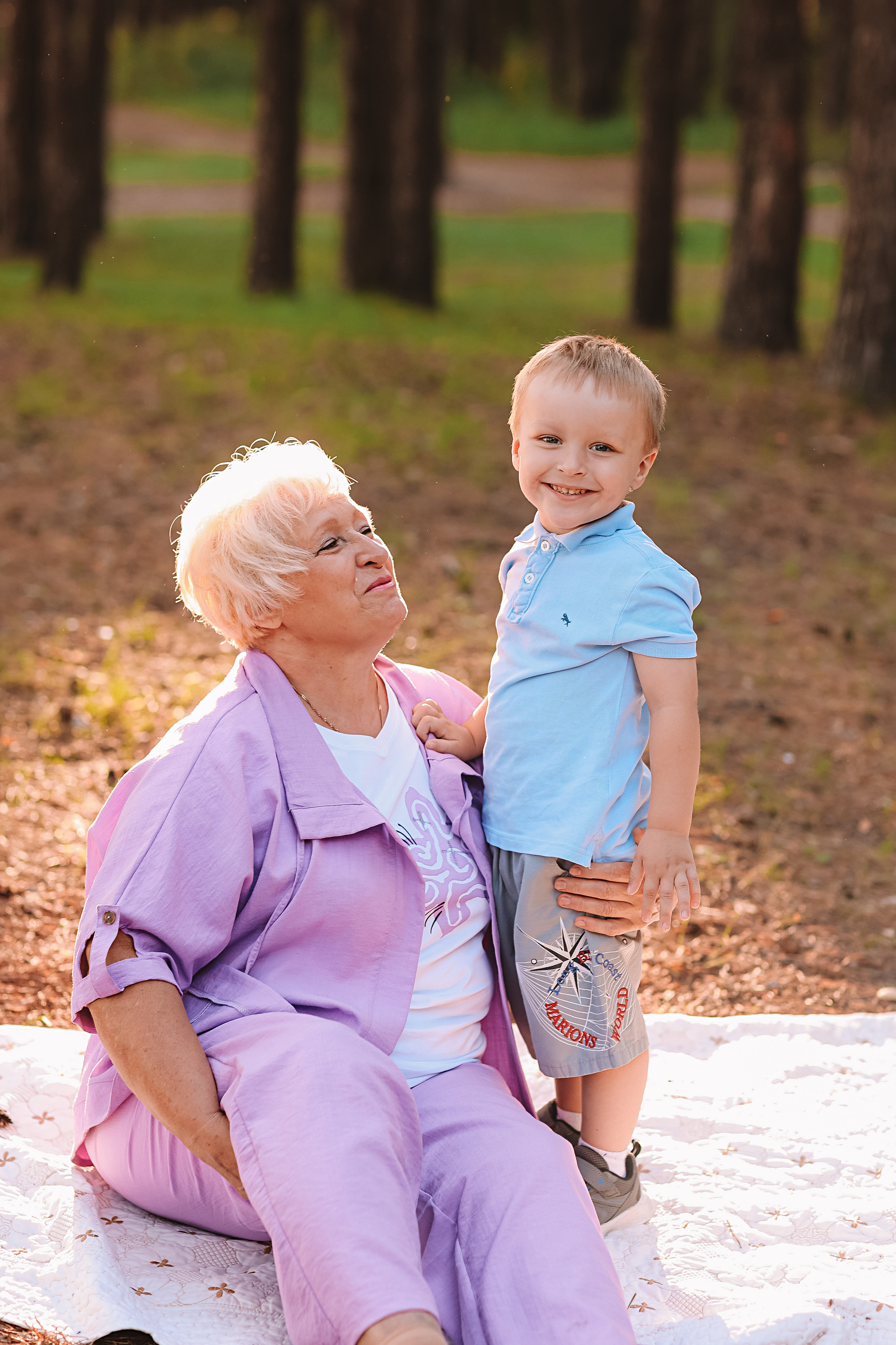 Гагаринский парк (большая семья). Семейный фотограф Тюмень, фотограф на роды Салмина Мария
