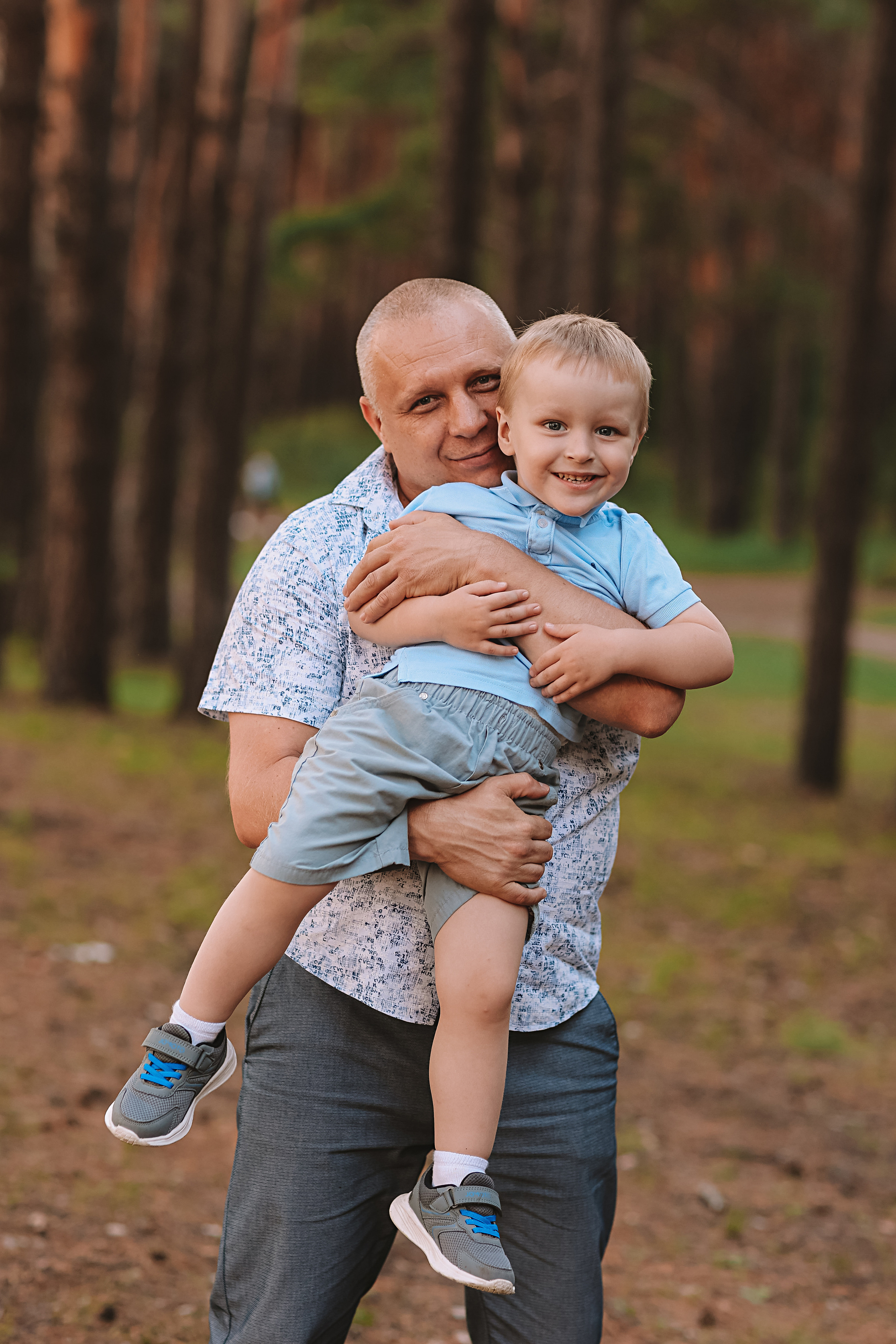 Гагаринский парк (большая семья). Семейный фотограф Тюмень, фотограф на роды Салмина Мария