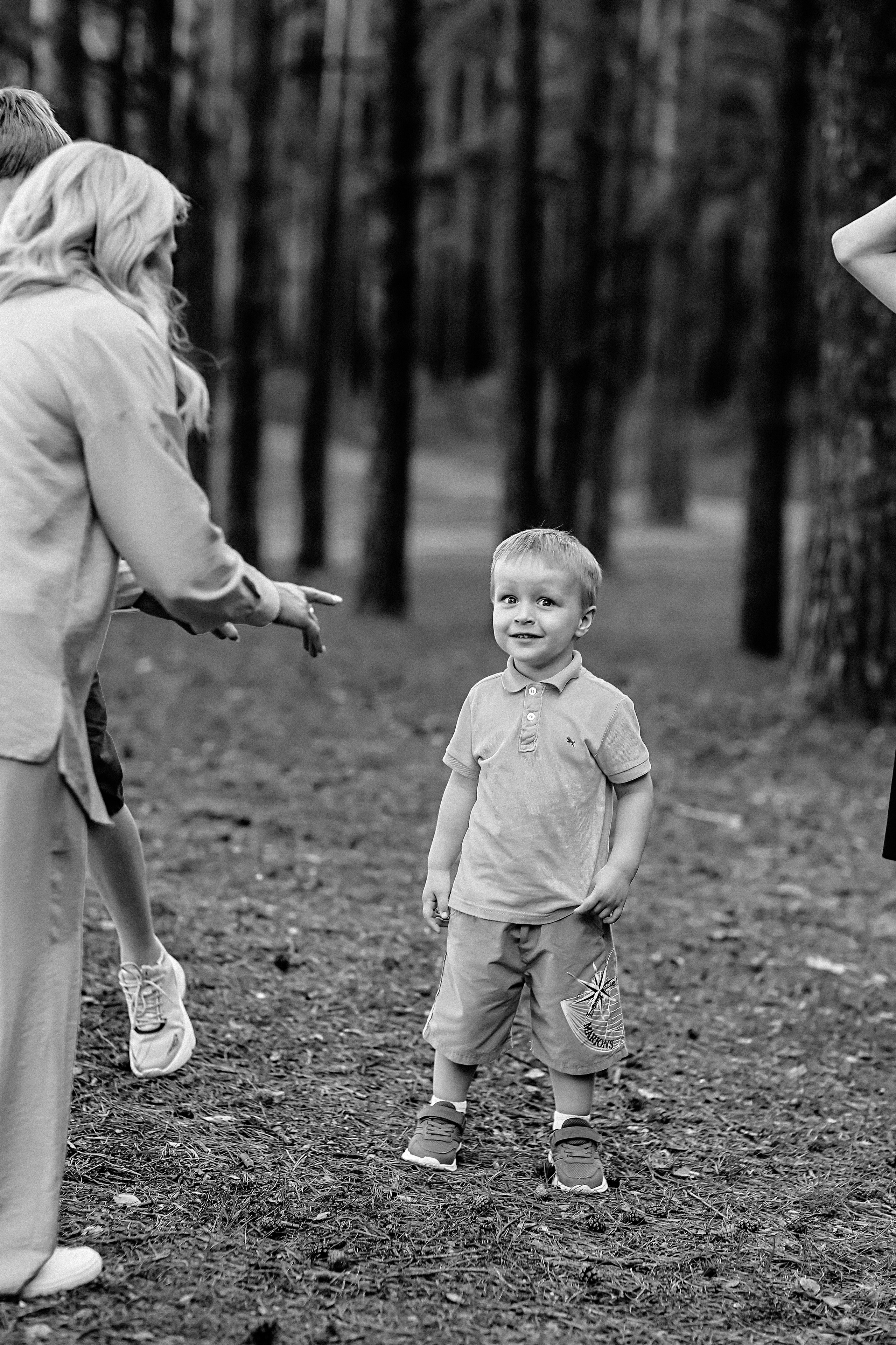 Гагаринский парк (большая семья). Семейный фотограф Тюмень, фотограф на роды Салмина Мария
