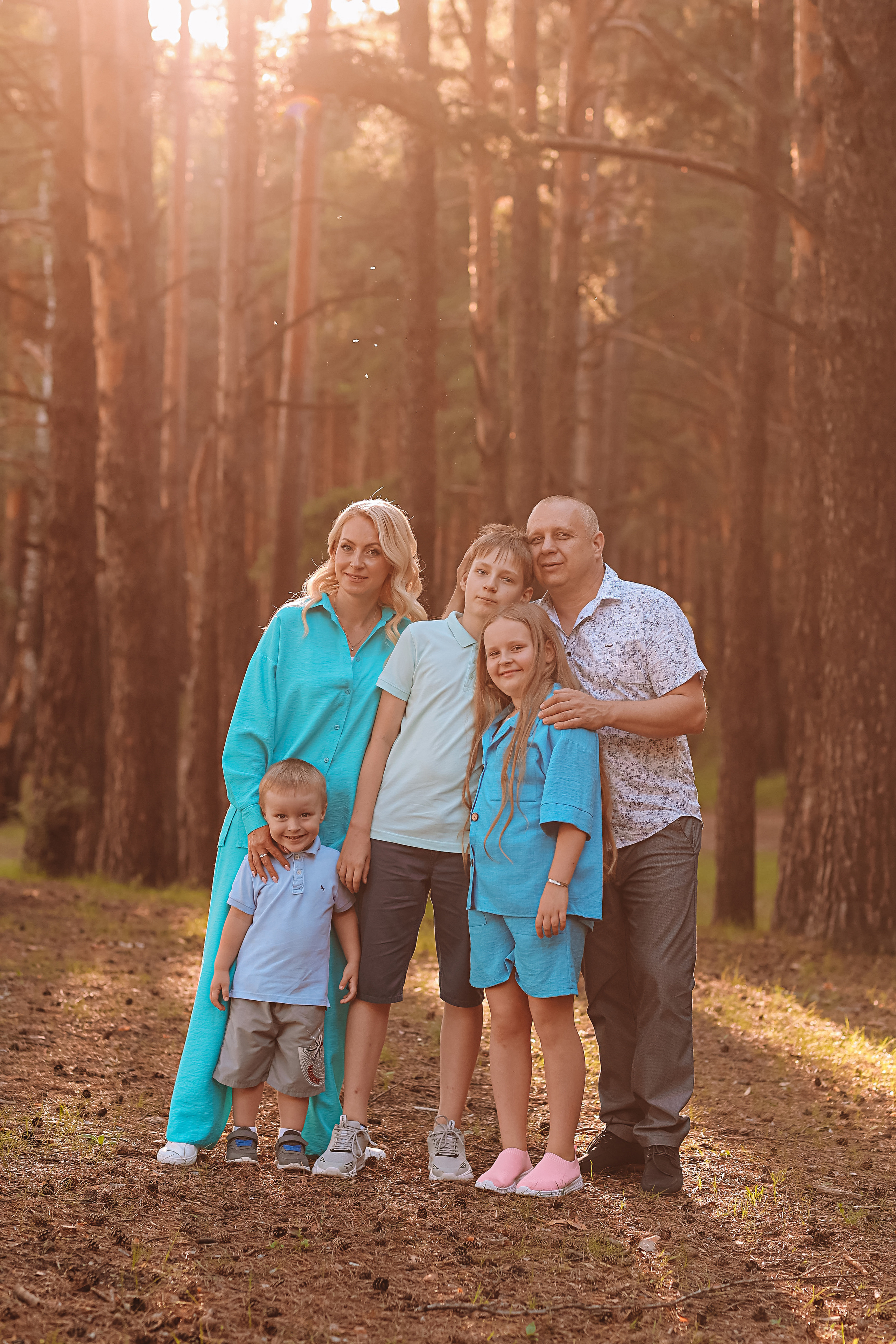 Гагаринский парк (большая семья). Семейный фотограф Тюмень, фотограф на роды Салмина Мария
