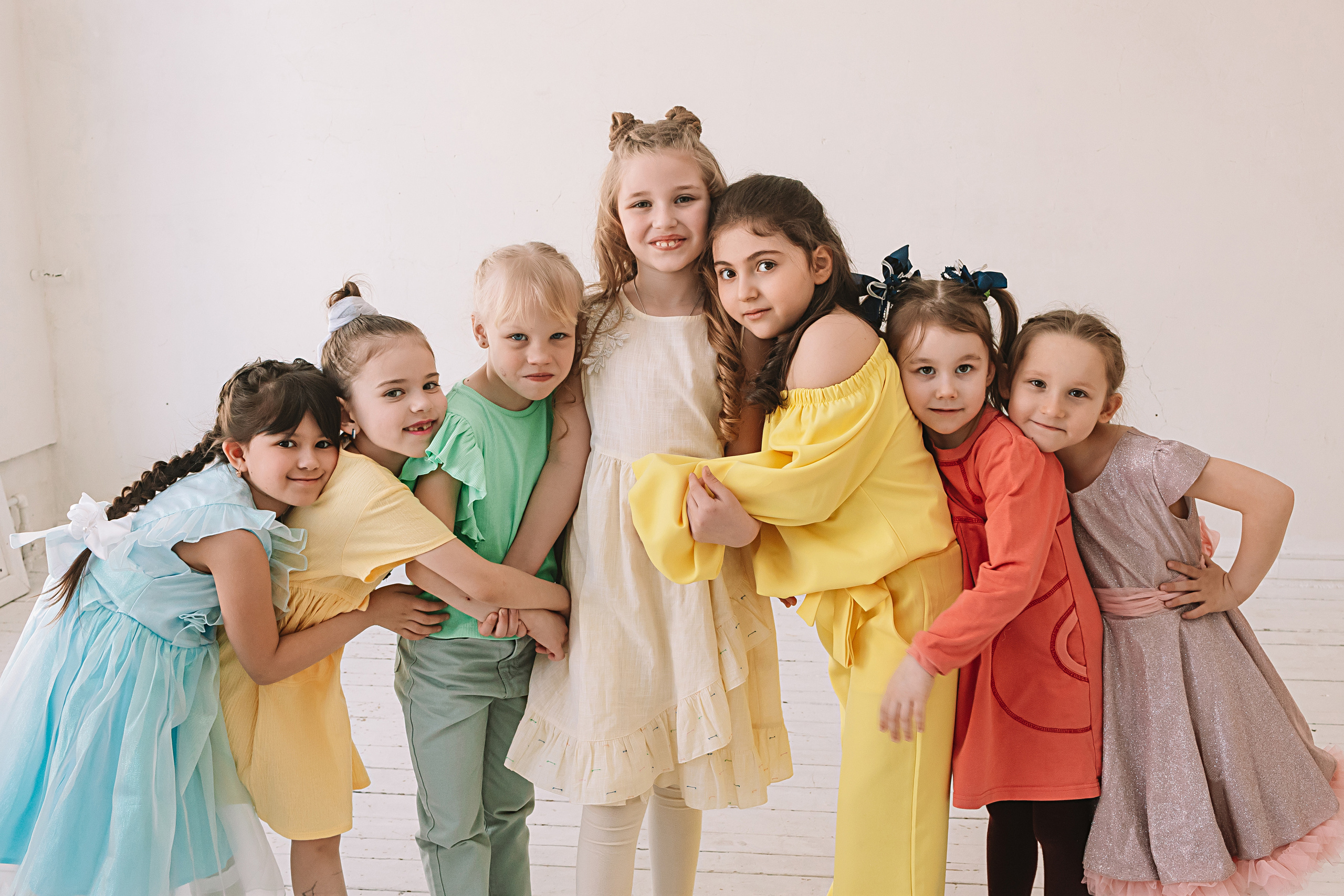 Садик в студии. Семейный фотограф Тюмень, фотограф на роды Салмина Мария