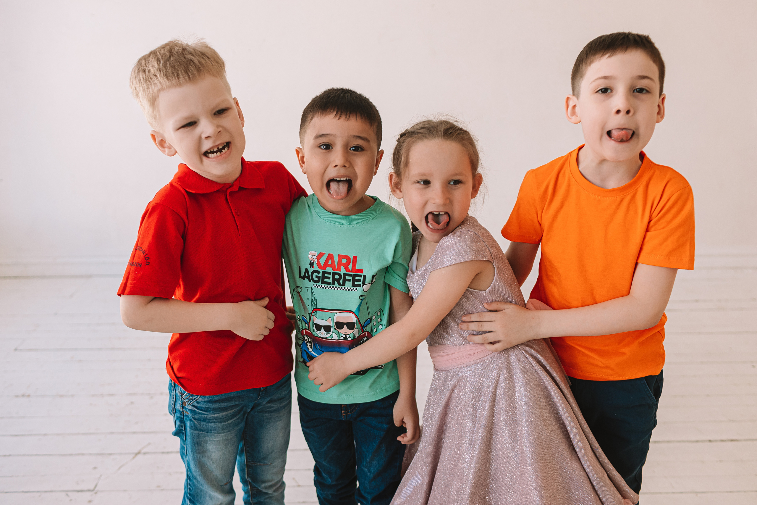 Садик в студии. Семейный фотограф Тюмень, фотограф на роды Салмина Мария