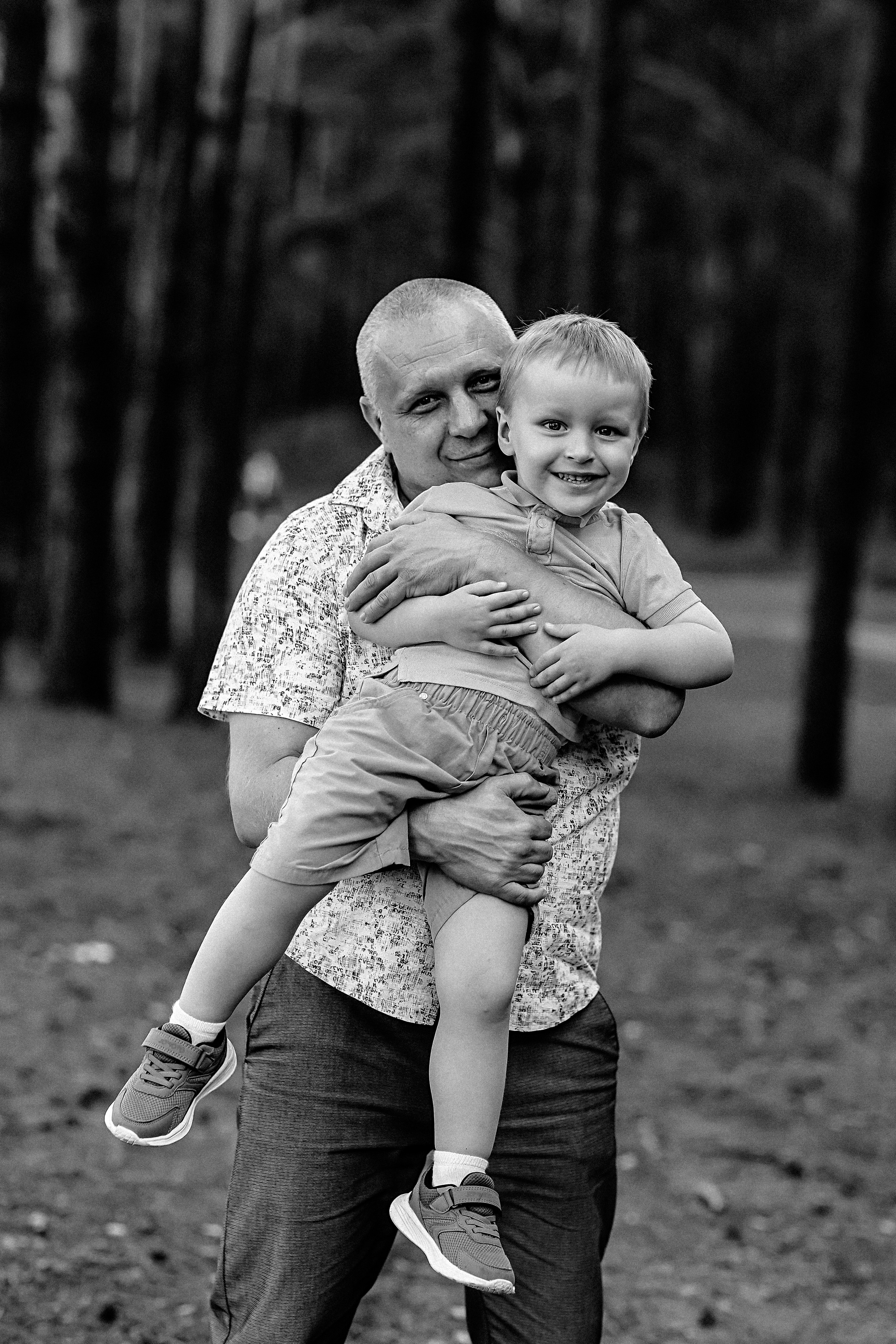 Гагаринский парк (большая семья). Семейный фотограф Тюмень, фотограф на роды Салмина Мария