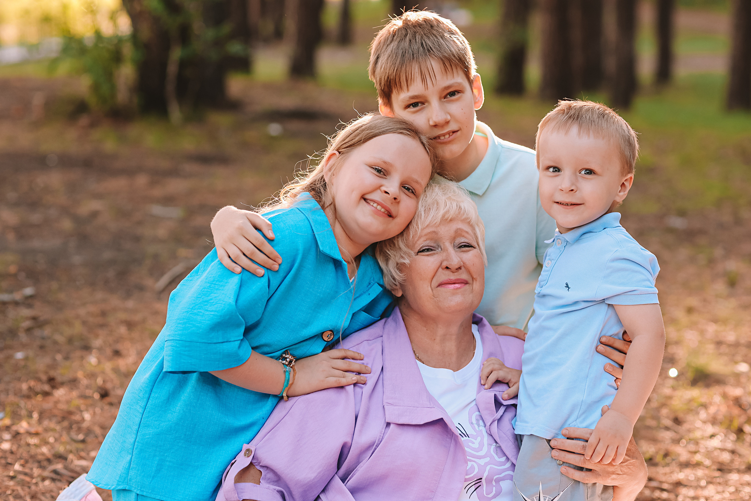 Гагаринский парк (большая семья). Семейный фотограф Тюмень, фотограф на роды Салмина Мария