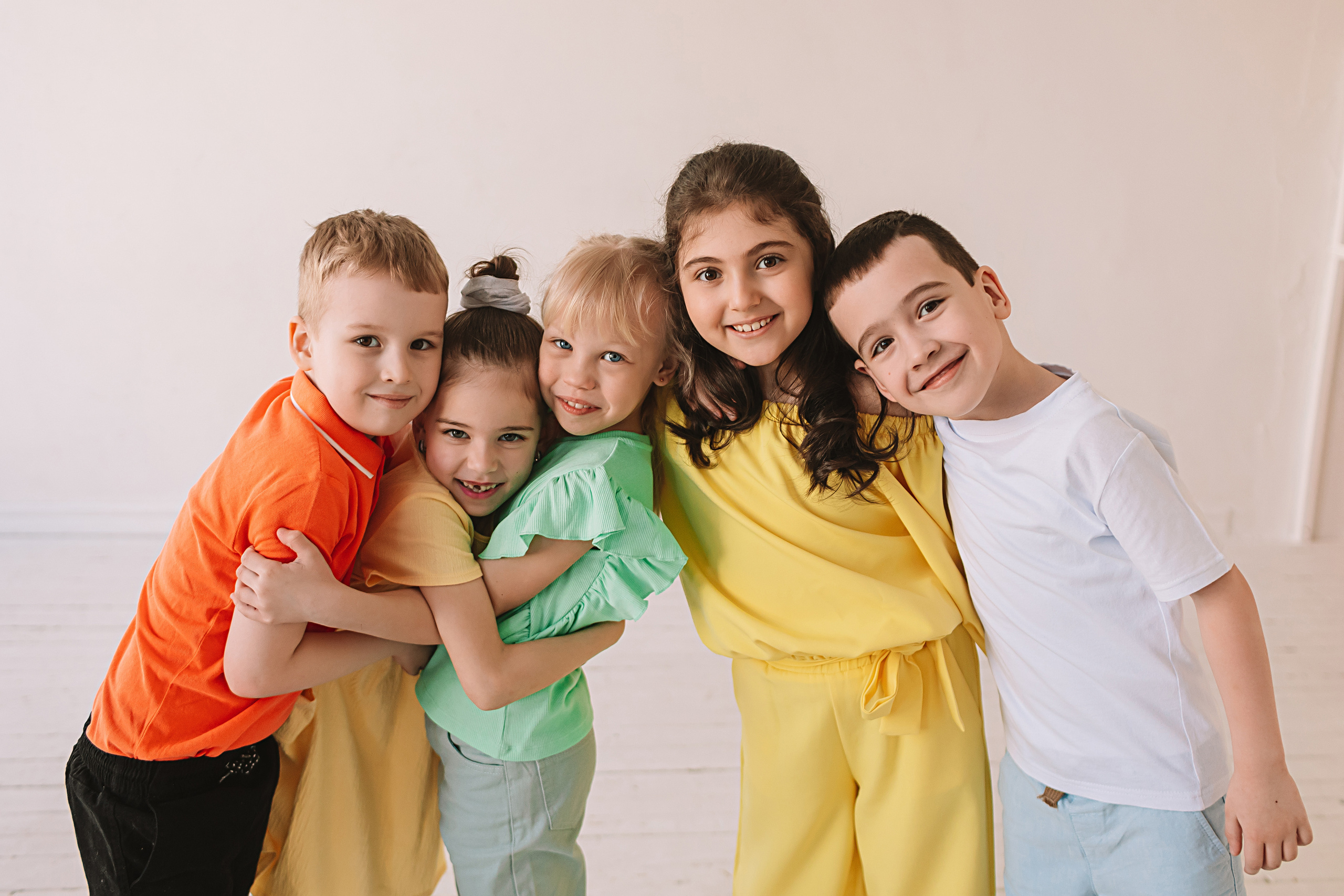 Садик в студии. Семейный фотограф Тюмень, фотограф на роды Салмина Мария