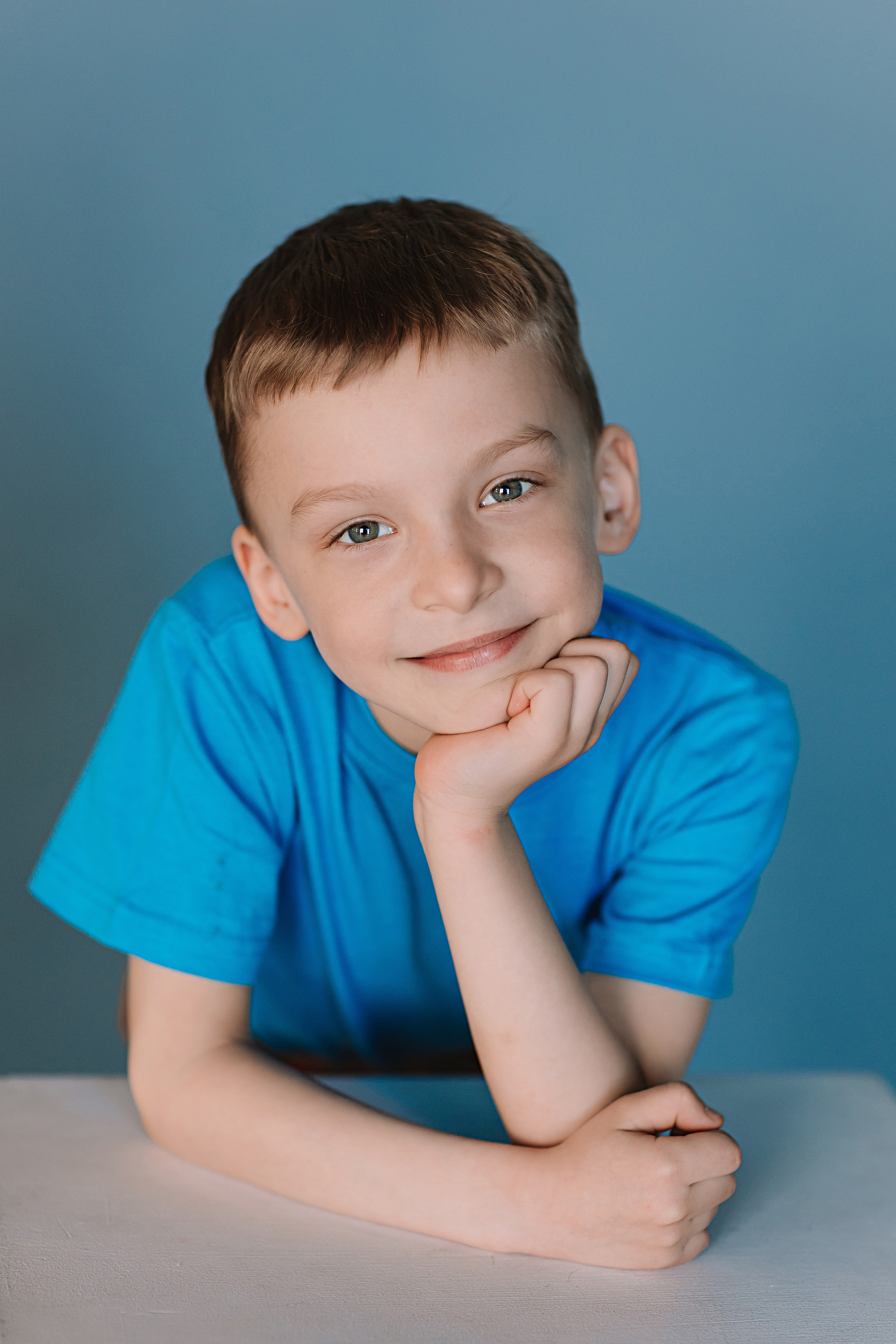 Садик в студии. Семейный фотограф Тюмень, фотограф на роды Салмина Мария