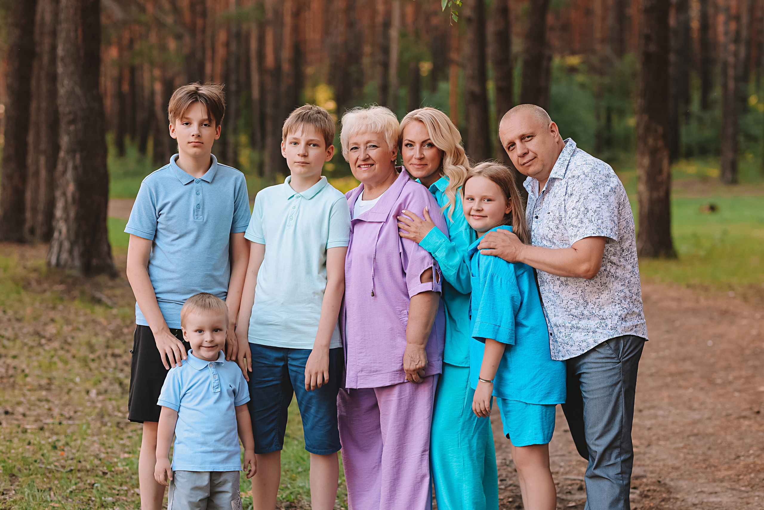 Гагаринский парк (большая семья). Семейный фотограф Тюмень, фотограф на роды Салмина Мария