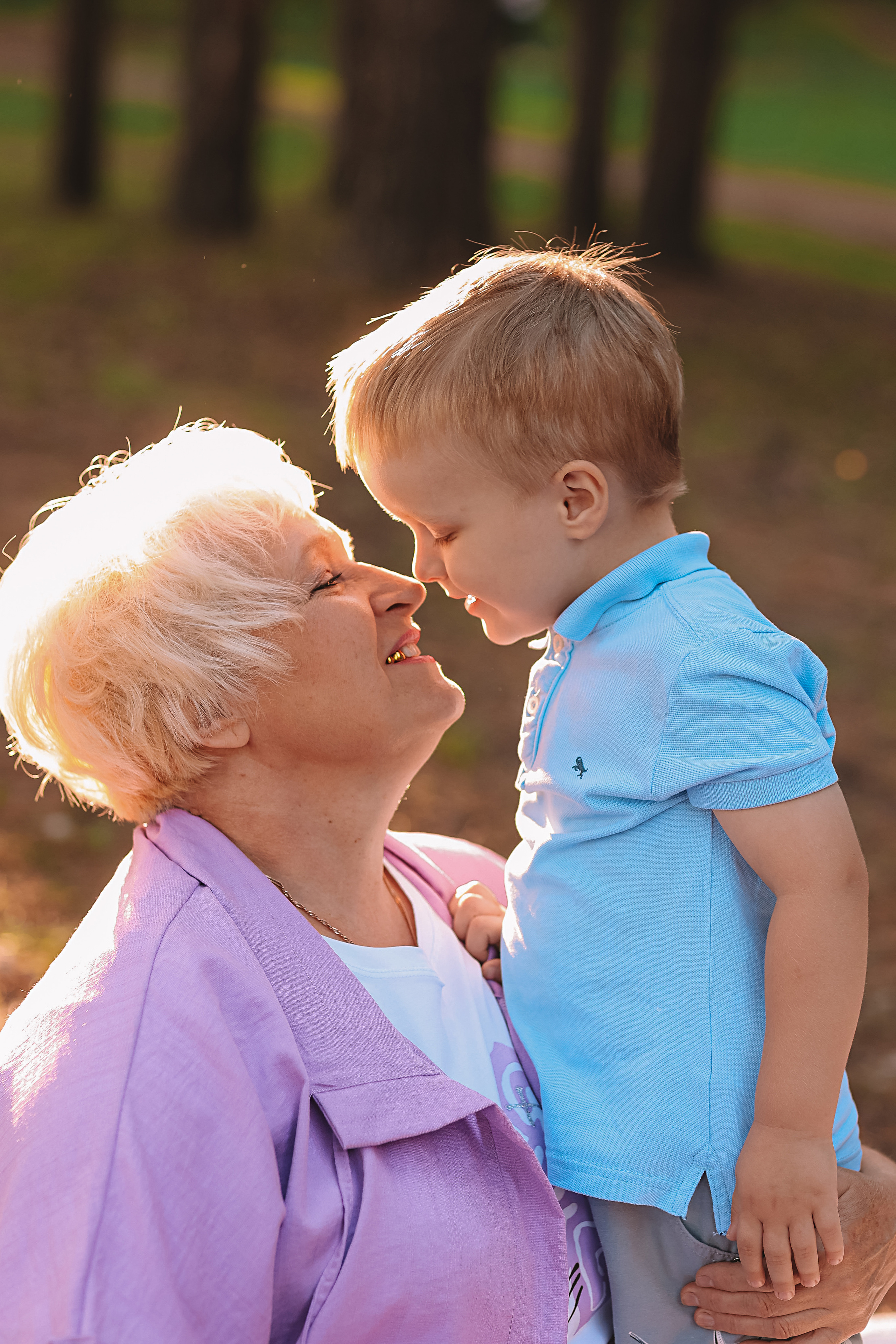 Гагаринский парк (большая семья). Семейный фотограф Тюмень, фотограф на роды Салмина Мария