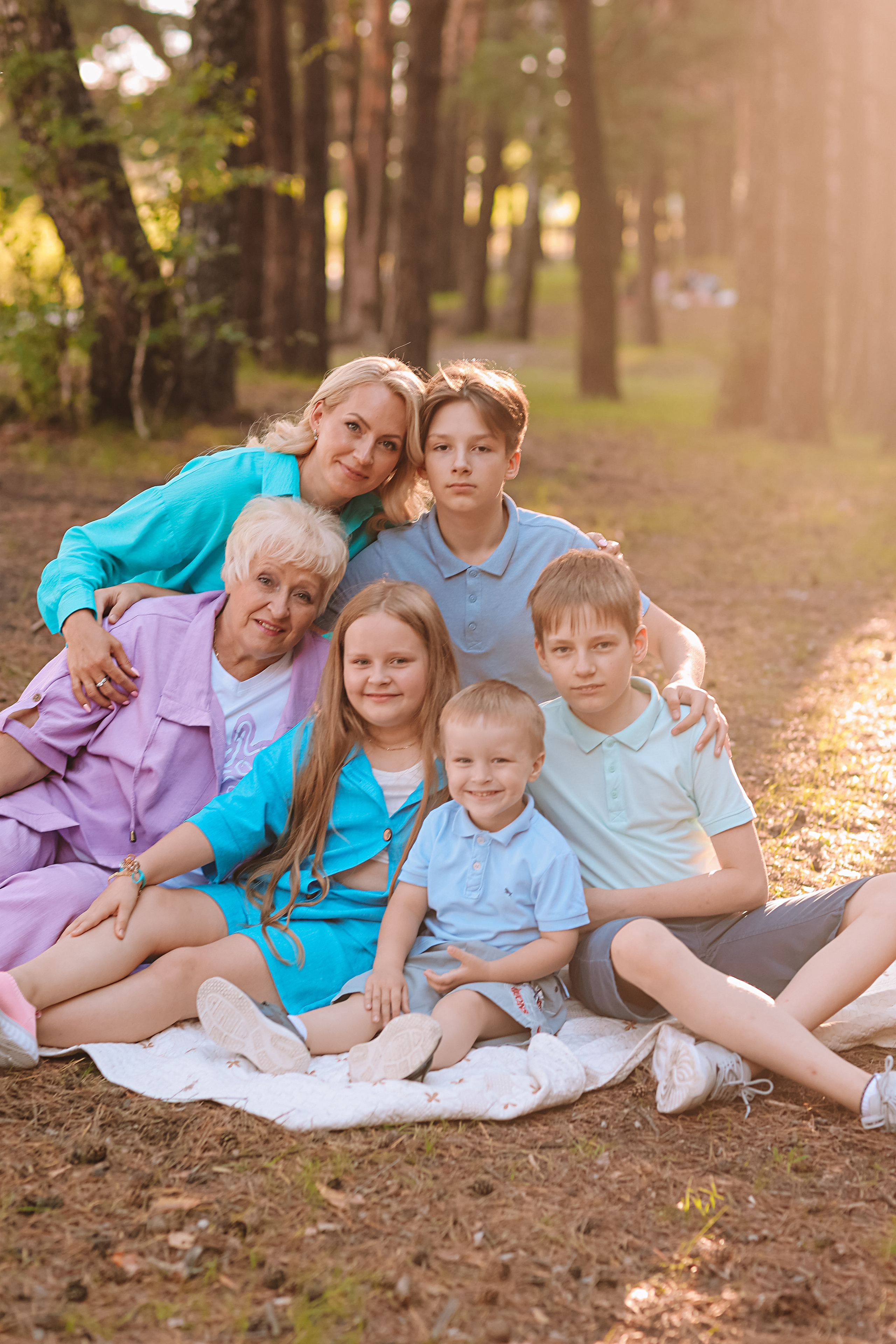 Гагаринский парк (большая семья). Семейный фотограф Тюмень, фотограф на роды Салмина Мария